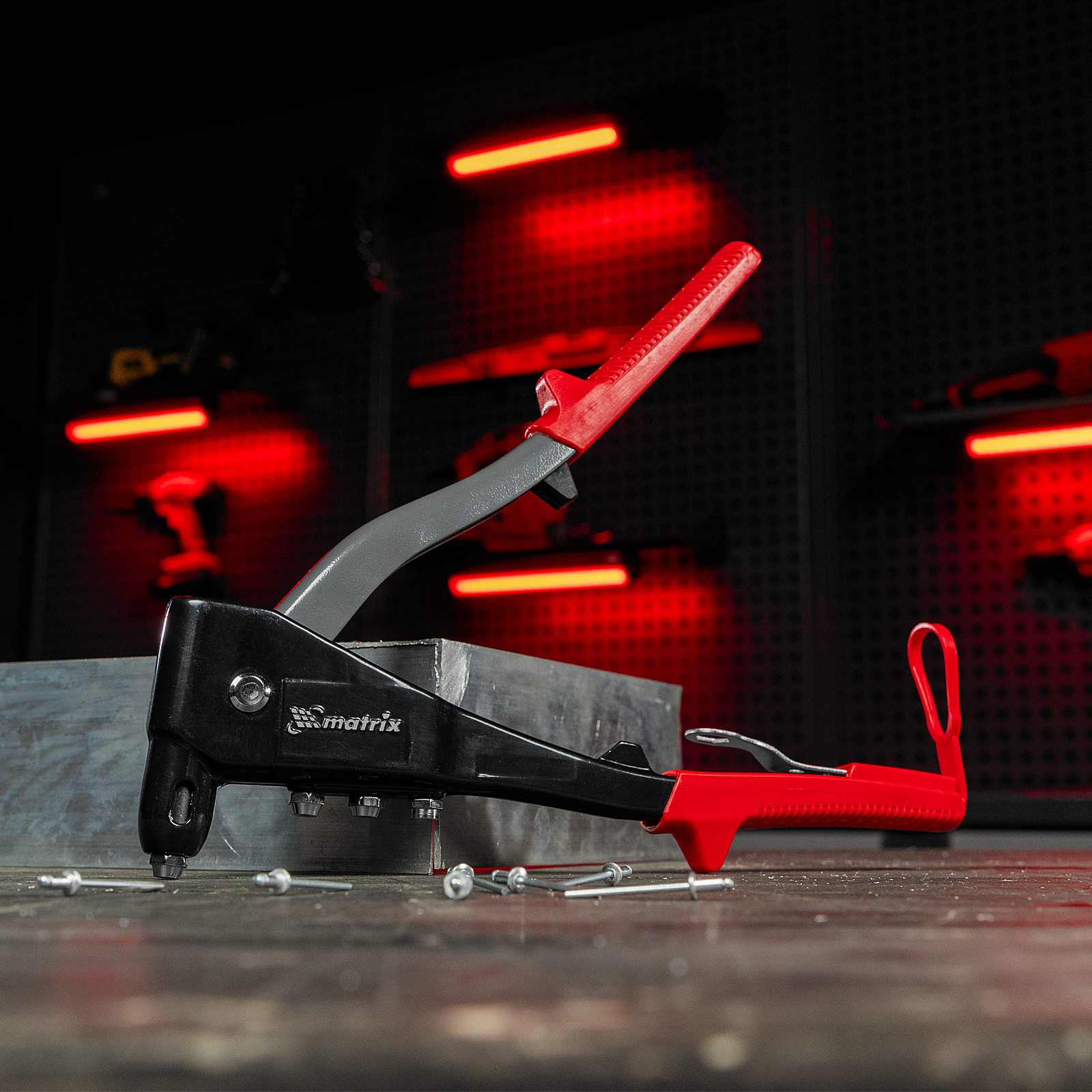 Заклепочник литой, 260 мм, с набором заклепок, заклепки 2.4-3.2-4.0-4.8 мм Matrix