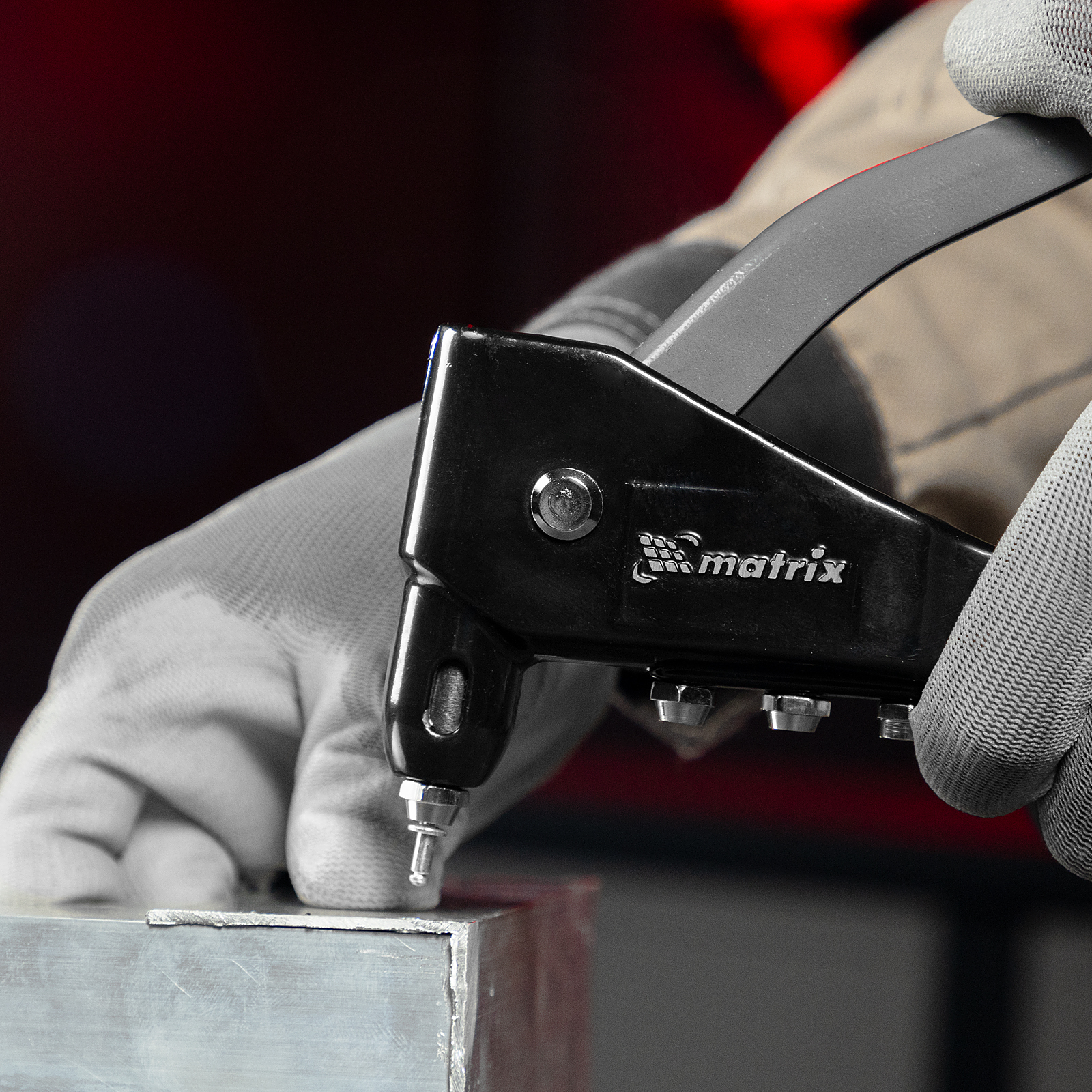 Заклепочник литой, 260 мм, с набором заклепок, заклепки 2.4-3.2-4.0-4.8 мм Matrix