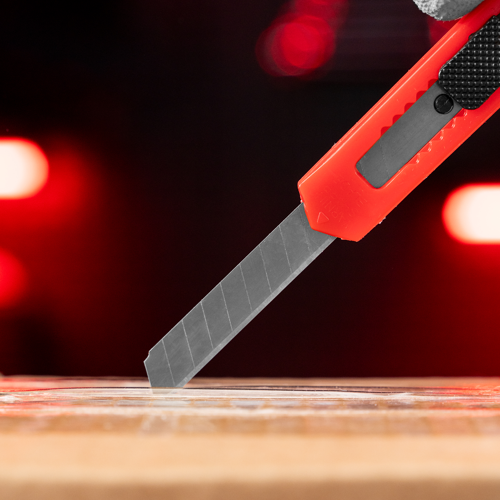 Нож, 9 мм, выдвижное лезвие Matrix