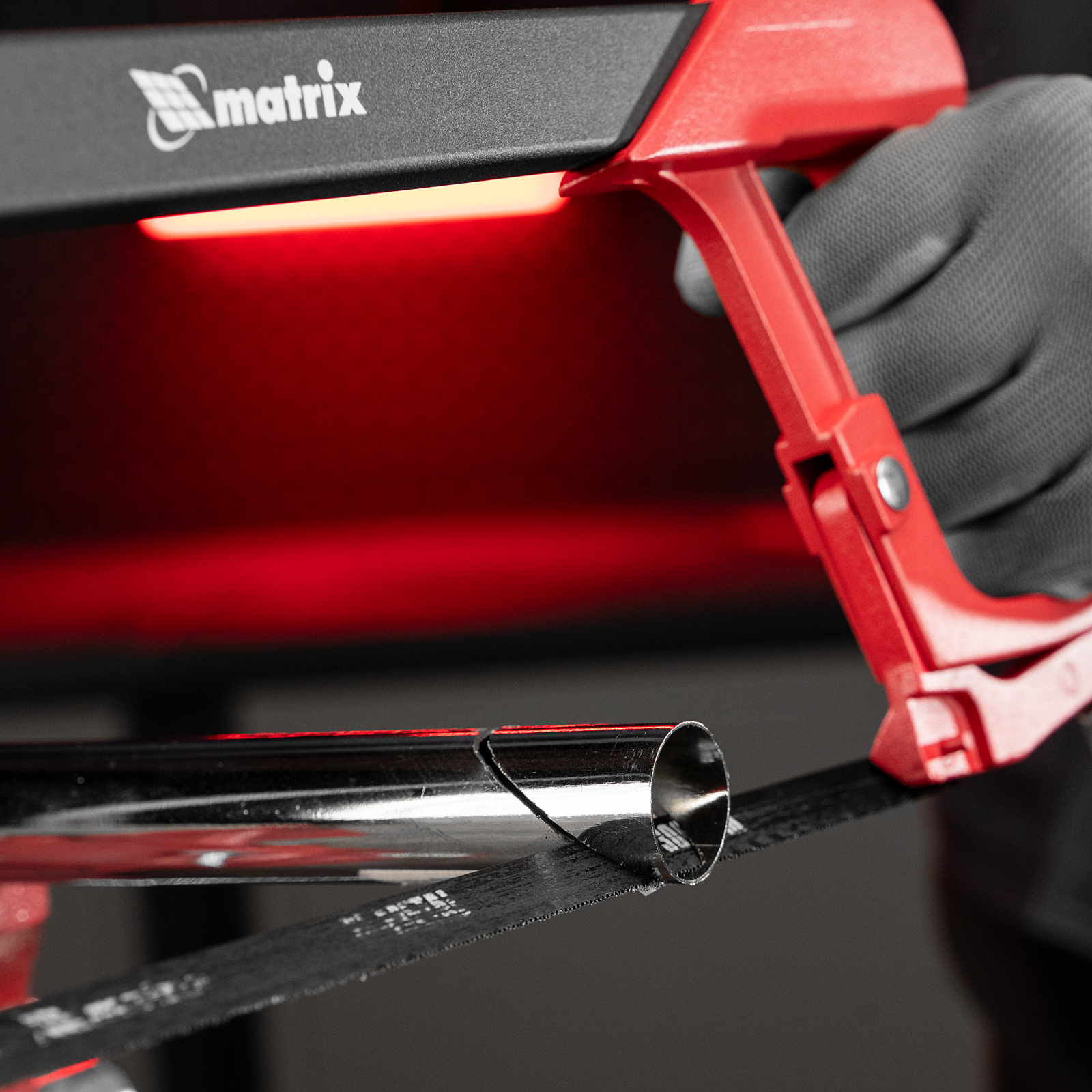 Ножовка по металлу, 300 мм, биметаллическое полотно, обрезиненная рукоятка Matrix