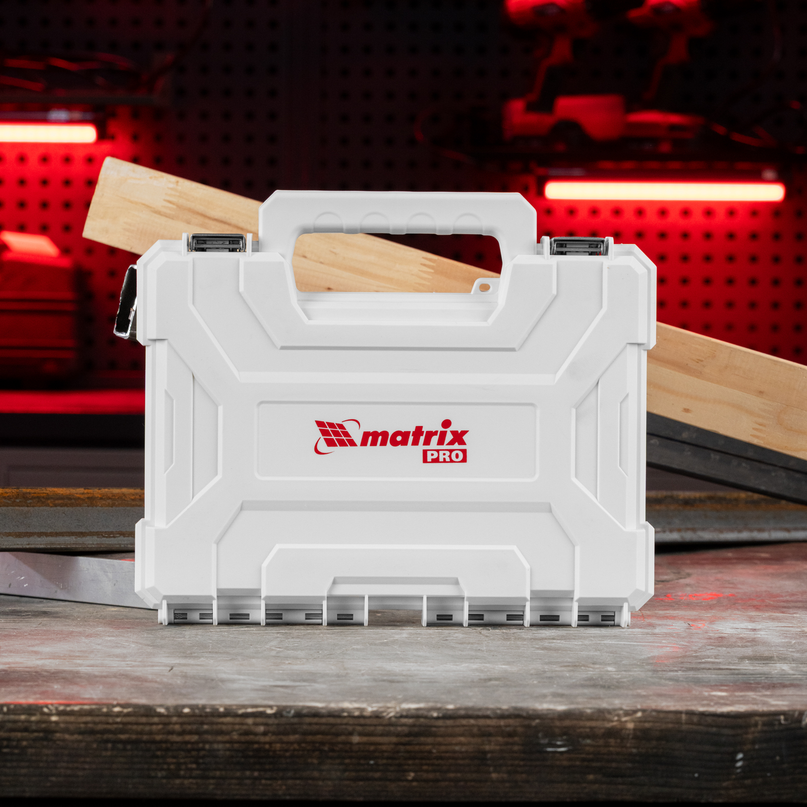 Набор сверл комбинированный, сверла по металлу 1-6.5 мм, бетону 4-8 мм, дереву 4-10 мм, перовые 16,22,25 мм, биты 20 шт, адаптер, головки 2 шт, зенковка, 50 предметов Pro Matrix