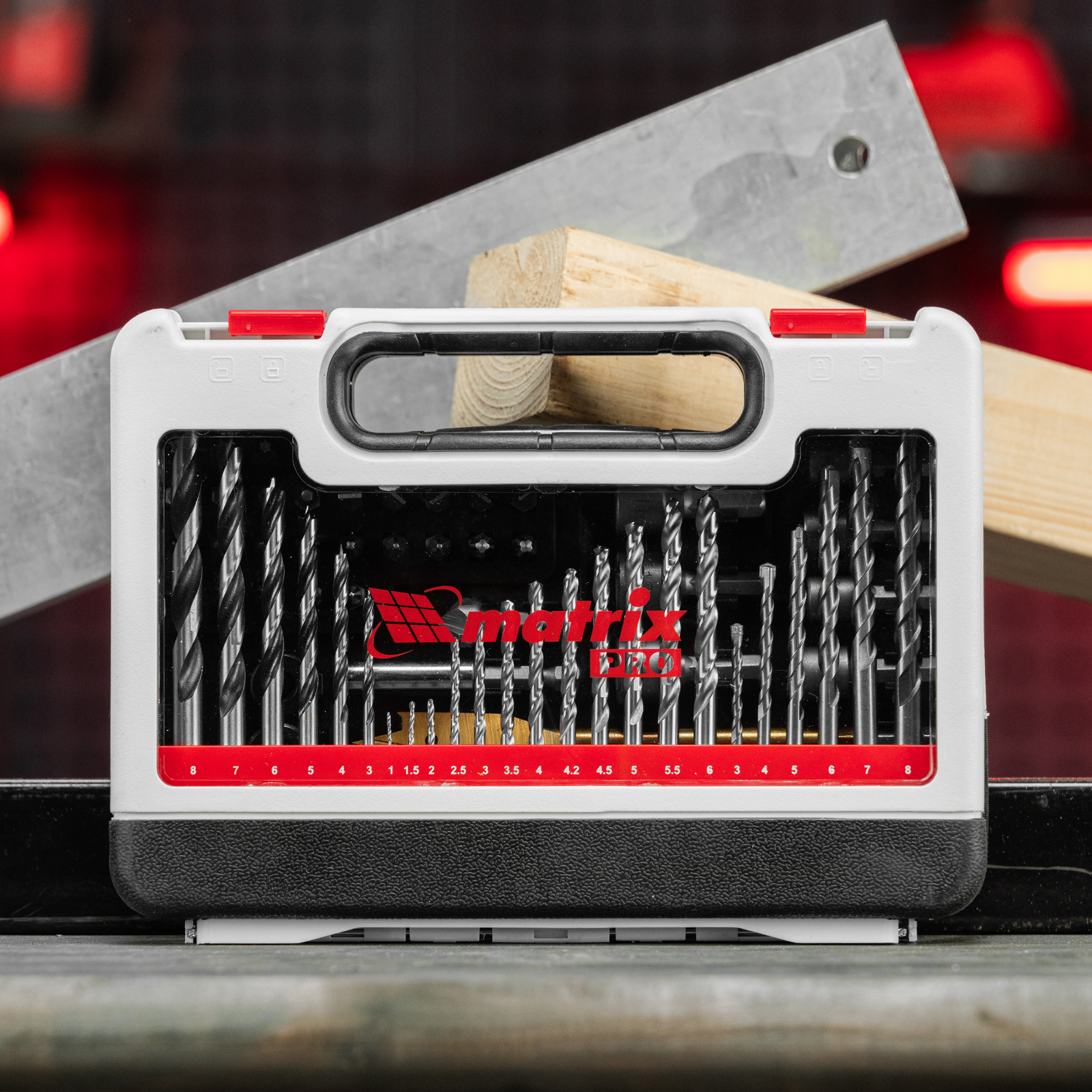 Набор сверл комбинированный, сверла по металлу 1-6 мм, бетону 3-8 мм, дереву 3-8 мм, перовые 16,20,22 мм, биты 30 шт, адаптер, головки 8 шт, 71 предмет Pro Matrix