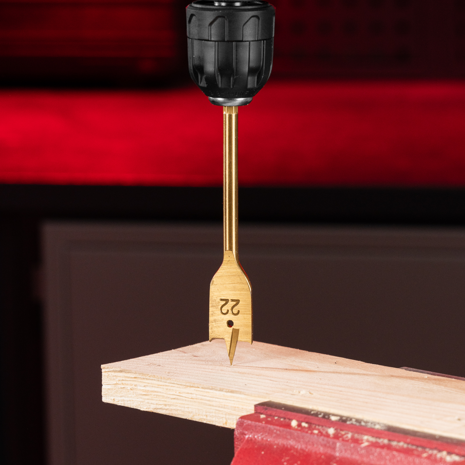 Набор сверл комбинированный, сверла по металлу 1-6 мм, бетону 3-8 мм, дереву 3-8 мм, перовые 16,20,22 мм, биты 30 шт, адаптер, головки 8 шт, 71 предмет Pro Matrix