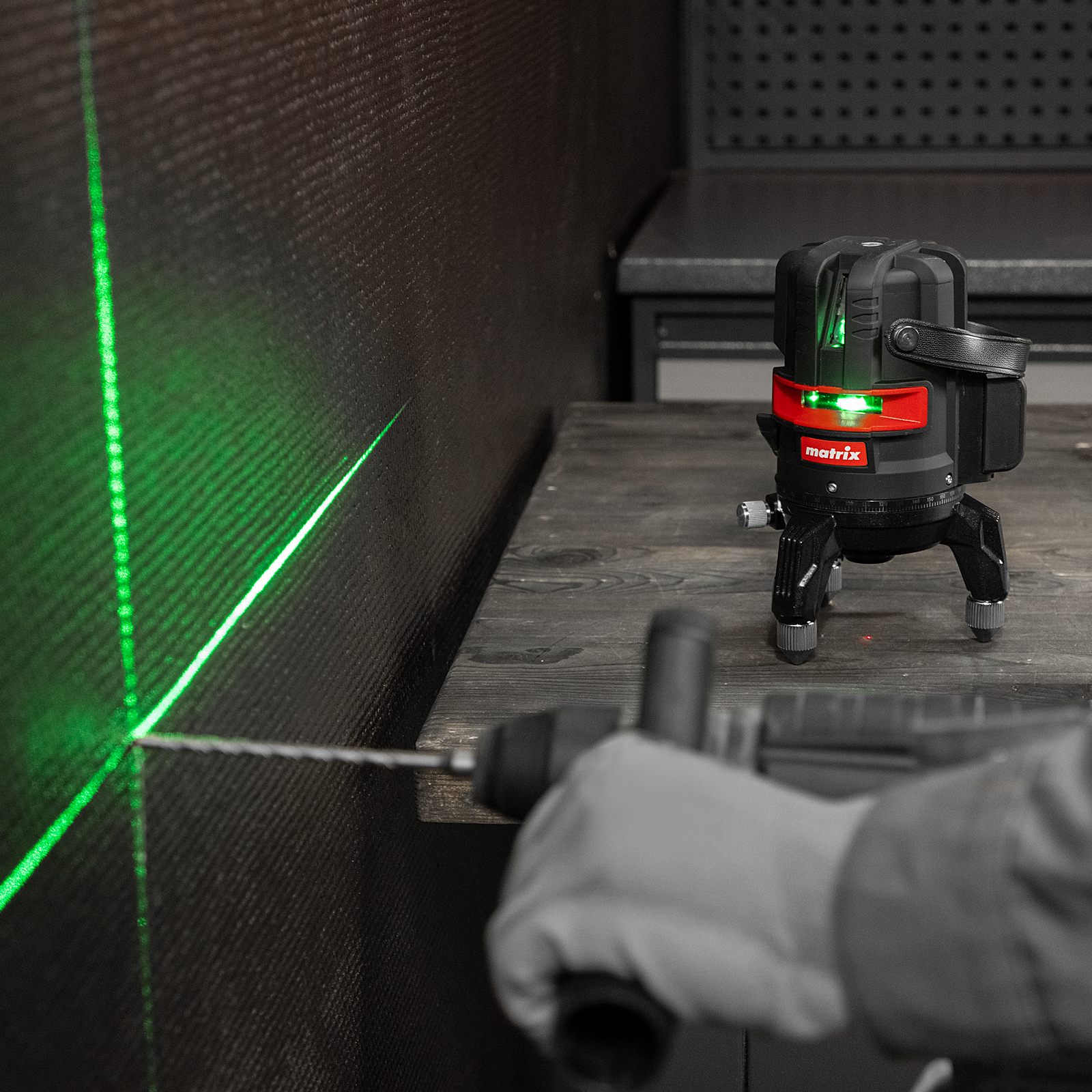 Лазерный уровень ML 06 Green, 30 м, 520 нм, аккумулятор Li 2800 мАч, резьба 5/8" Matrix
