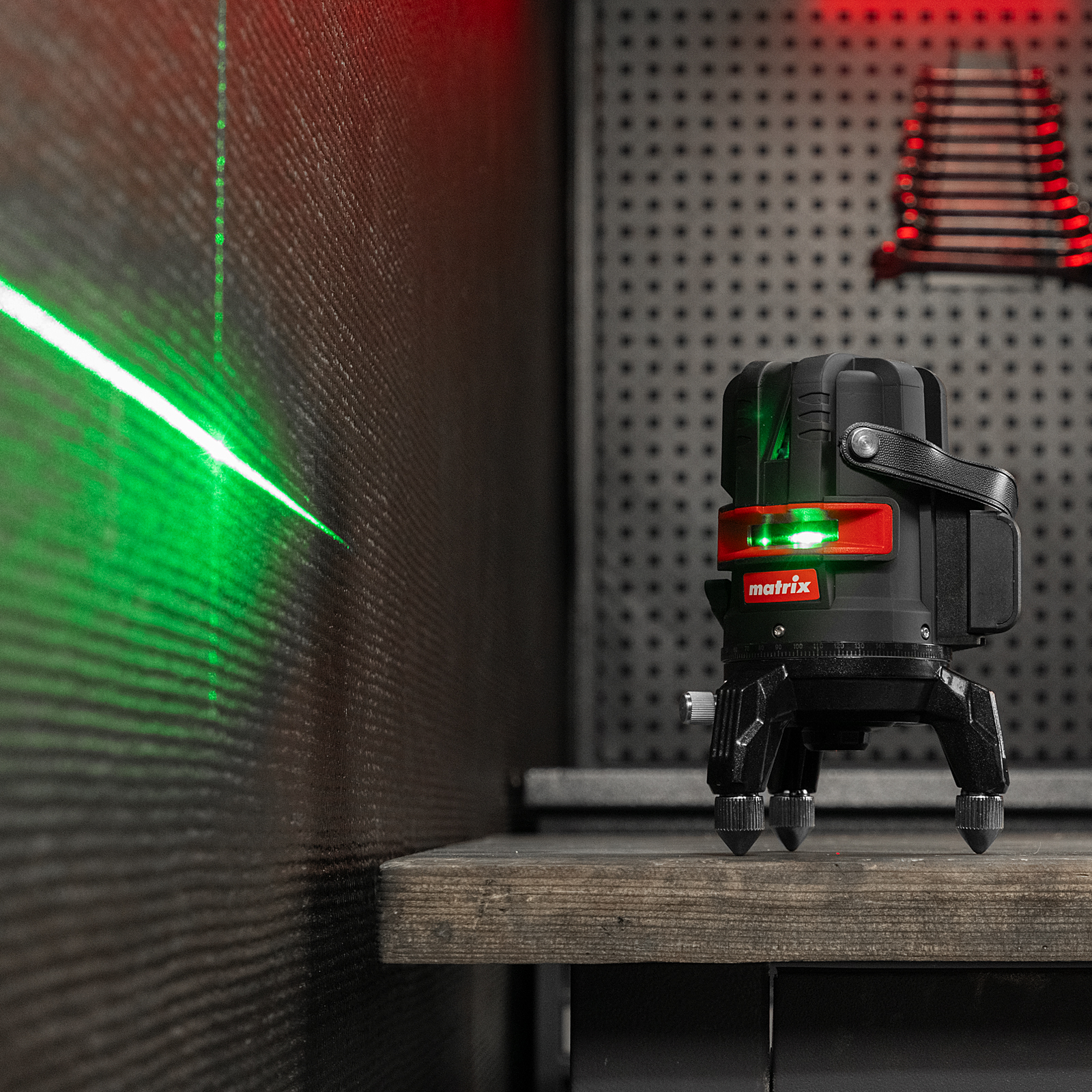 Лазерный уровень ML 06 Green, 30 м, 520 нм, аккумулятор Li 2800 мАч, резьба 5/8" Matrix