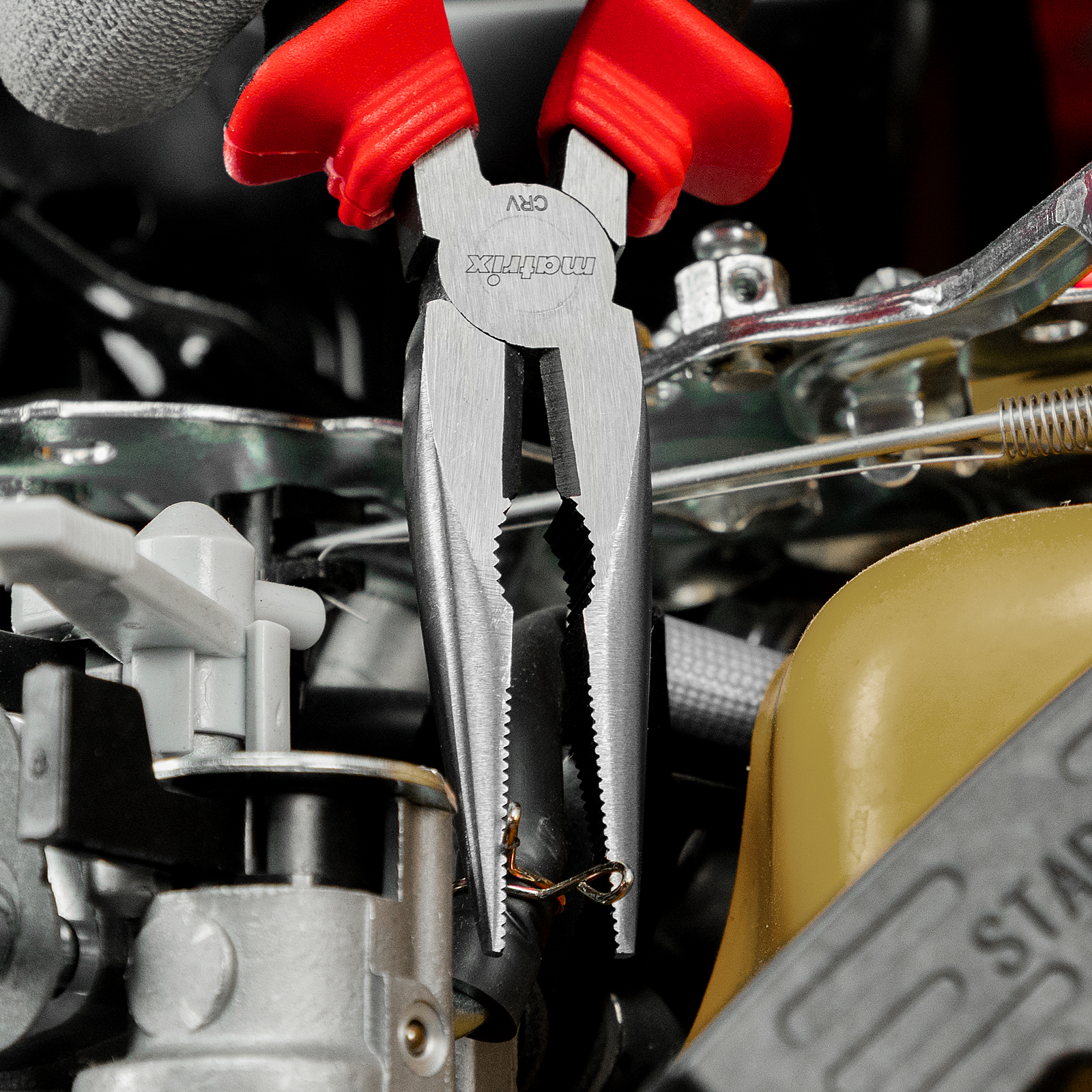 Длинногубцы прямые, 160 мм, хром-ванадий, двухкомпонентные рукоятки Matrix