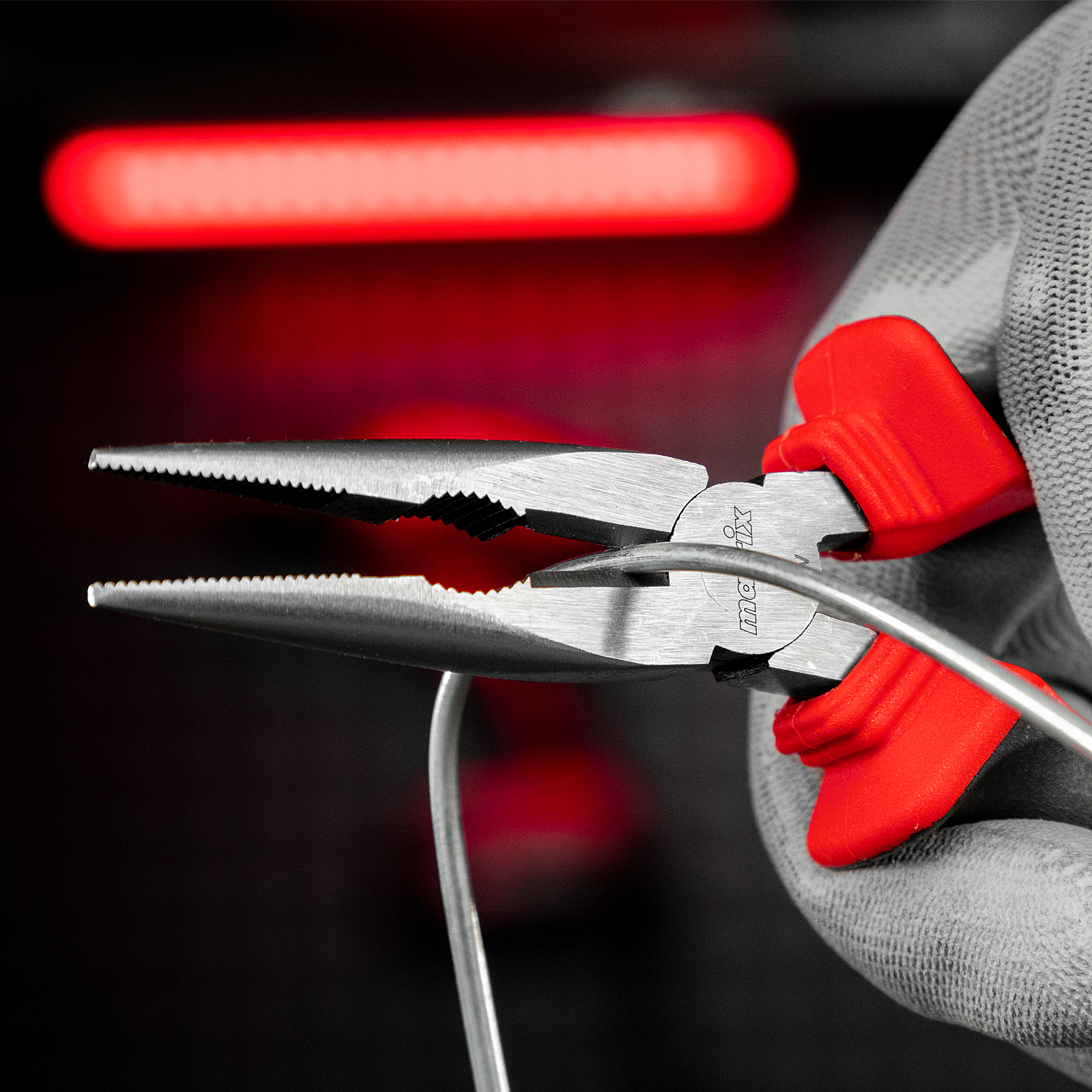 Длинногубцы прямые, 160 мм, хром-ванадий, двухкомпонентные рукоятки Matrix