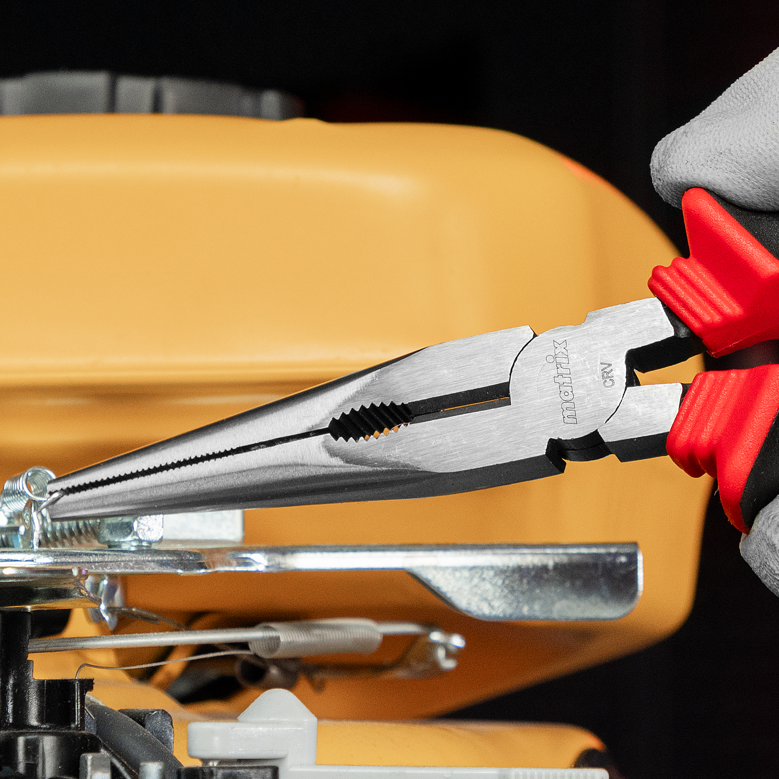 Длинногубцы прямые, 200 мм, хром-ванадий, двухкомпонентные рукоятки Matrix