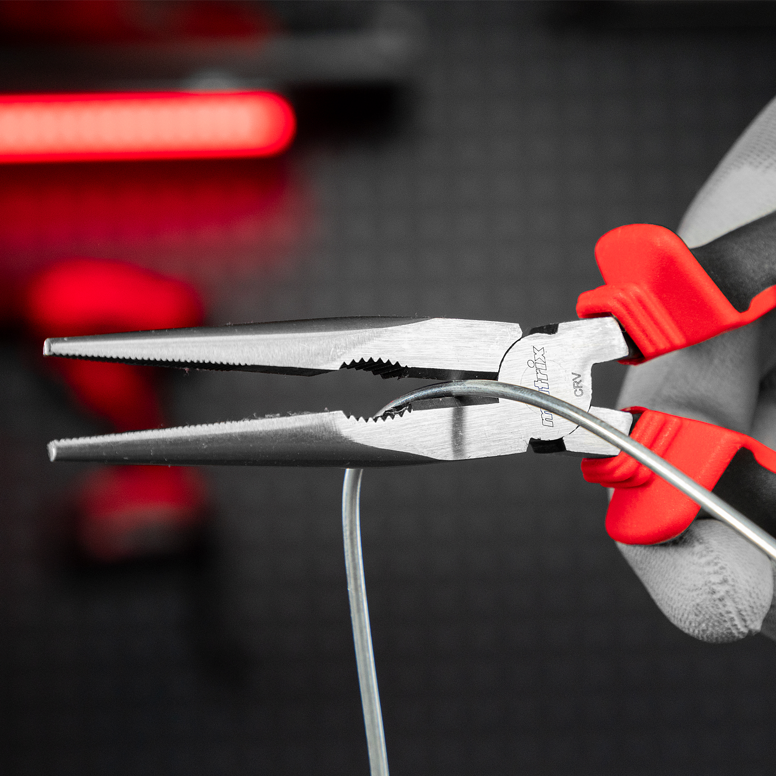 Длинногубцы прямые, 200 мм, хром-ванадий, двухкомпонентные рукоятки Matrix