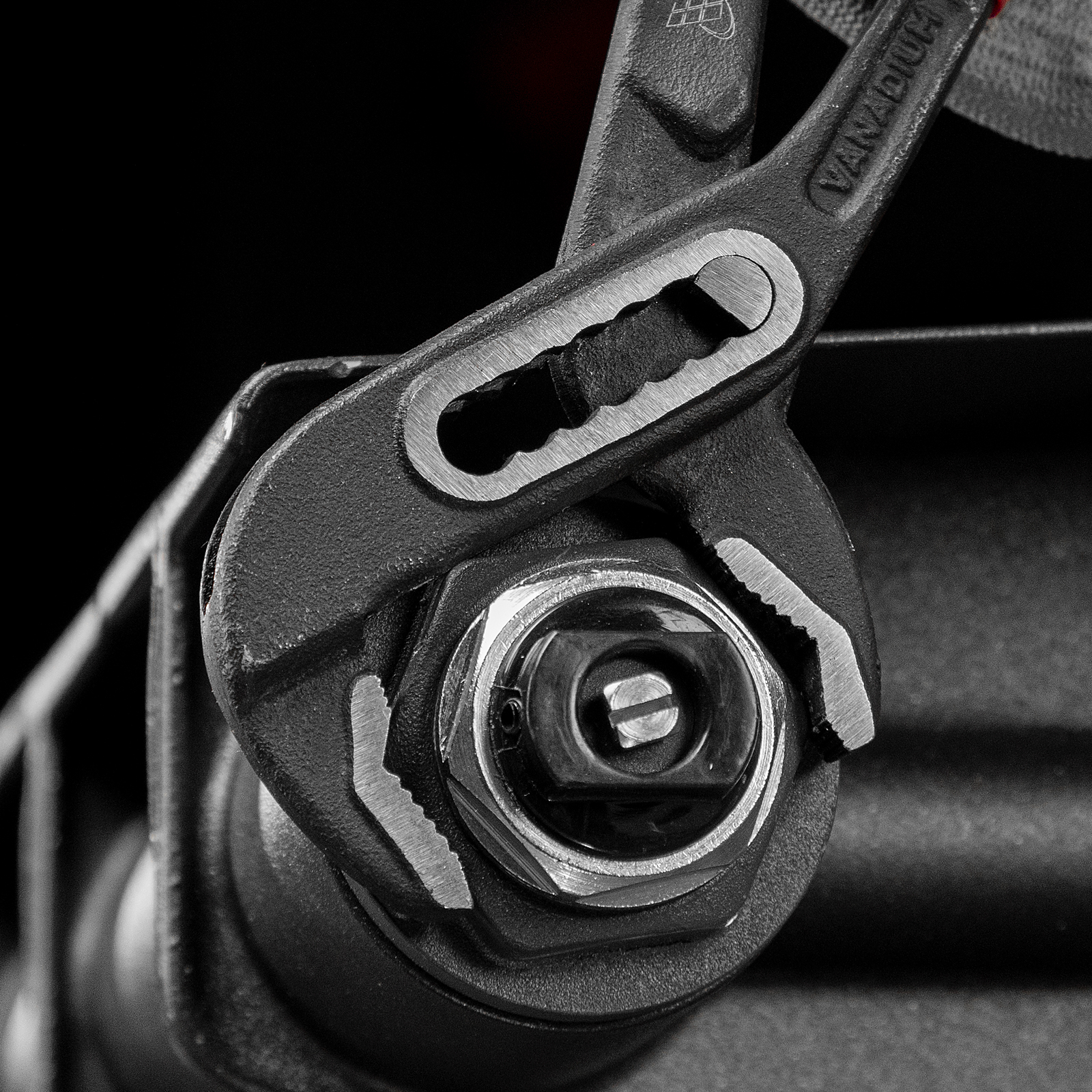 Клещи переставные 180 мм, хром-ванадий, обливные рукоятки Matrix