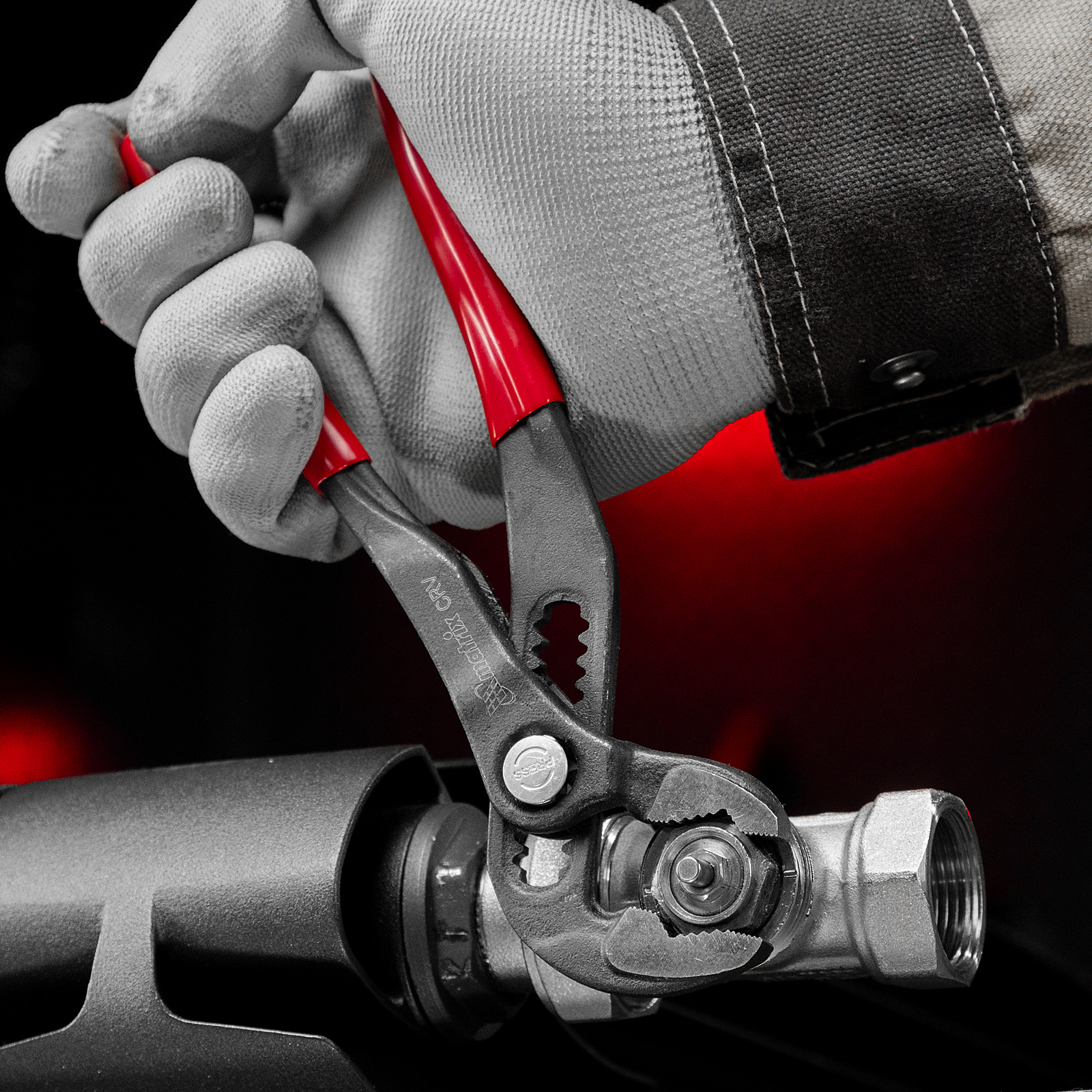 Клещи переставные 180 мм, кнопочный механизм, хром-ванадий, обливные рукоятки Matrix