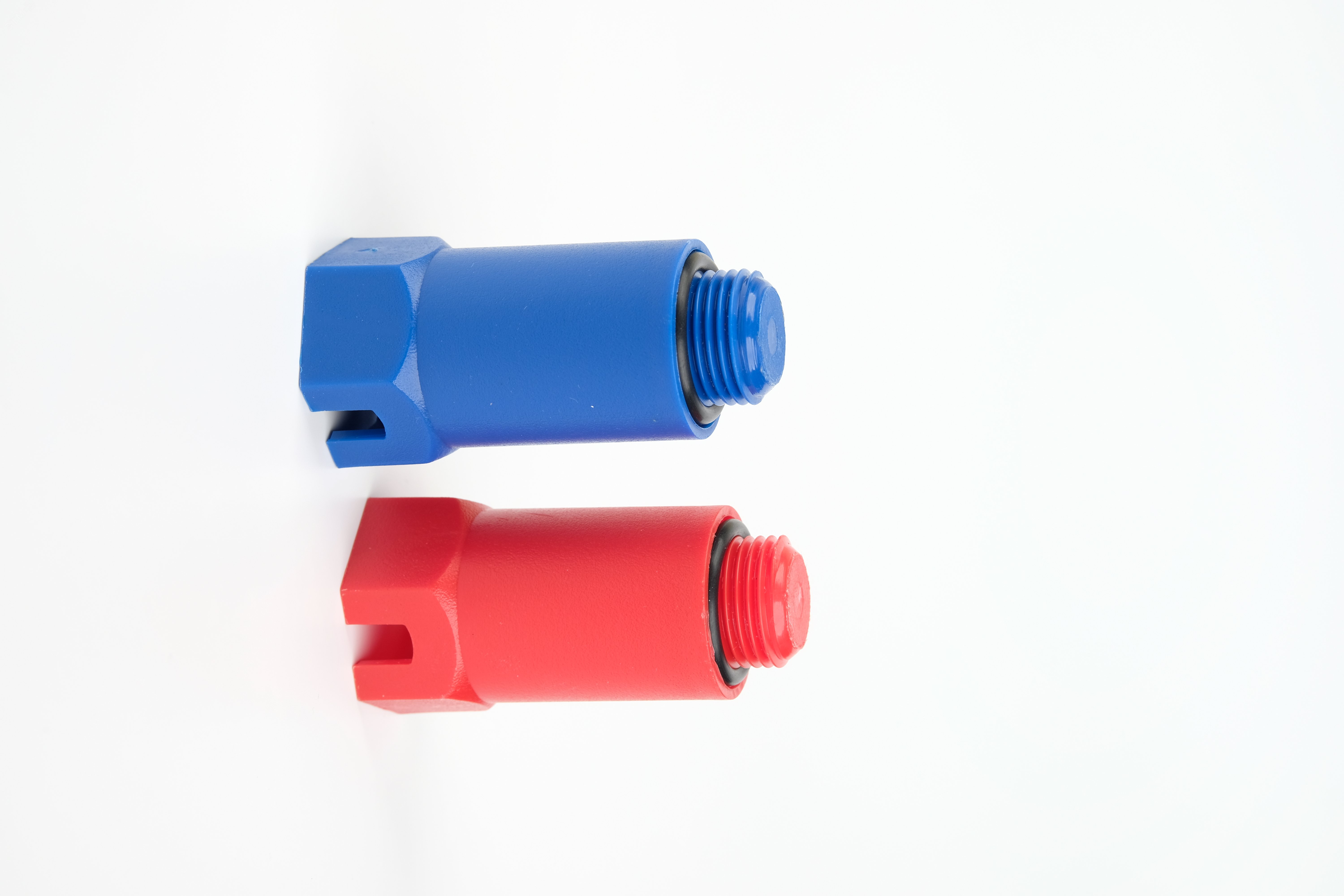 Заглушка длинная 1/2 пластиковая синяя