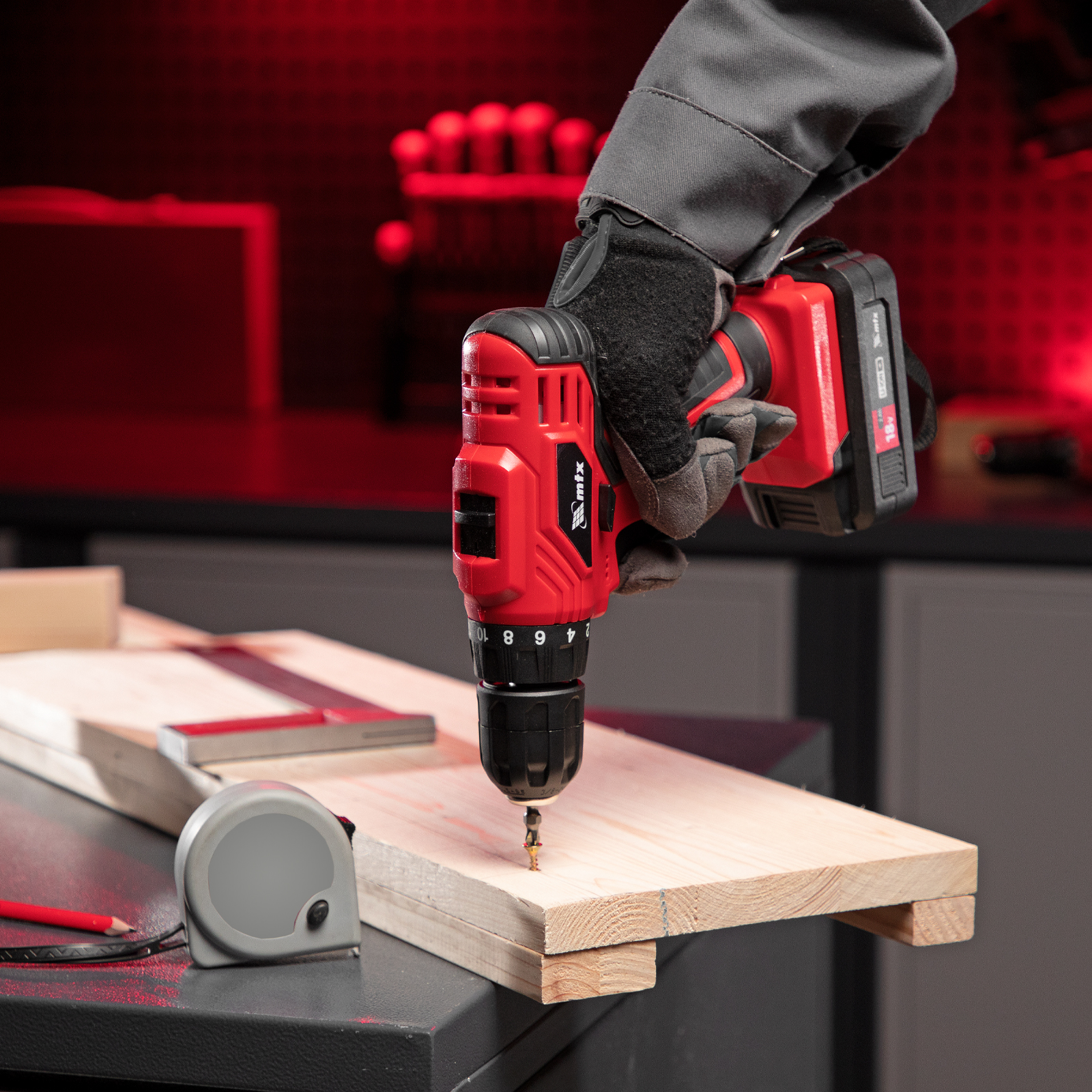 Дрель-шуруповерт аккумуляторная MCDL-18-02, Li-Ion, 18 В, 2 акк. MTX