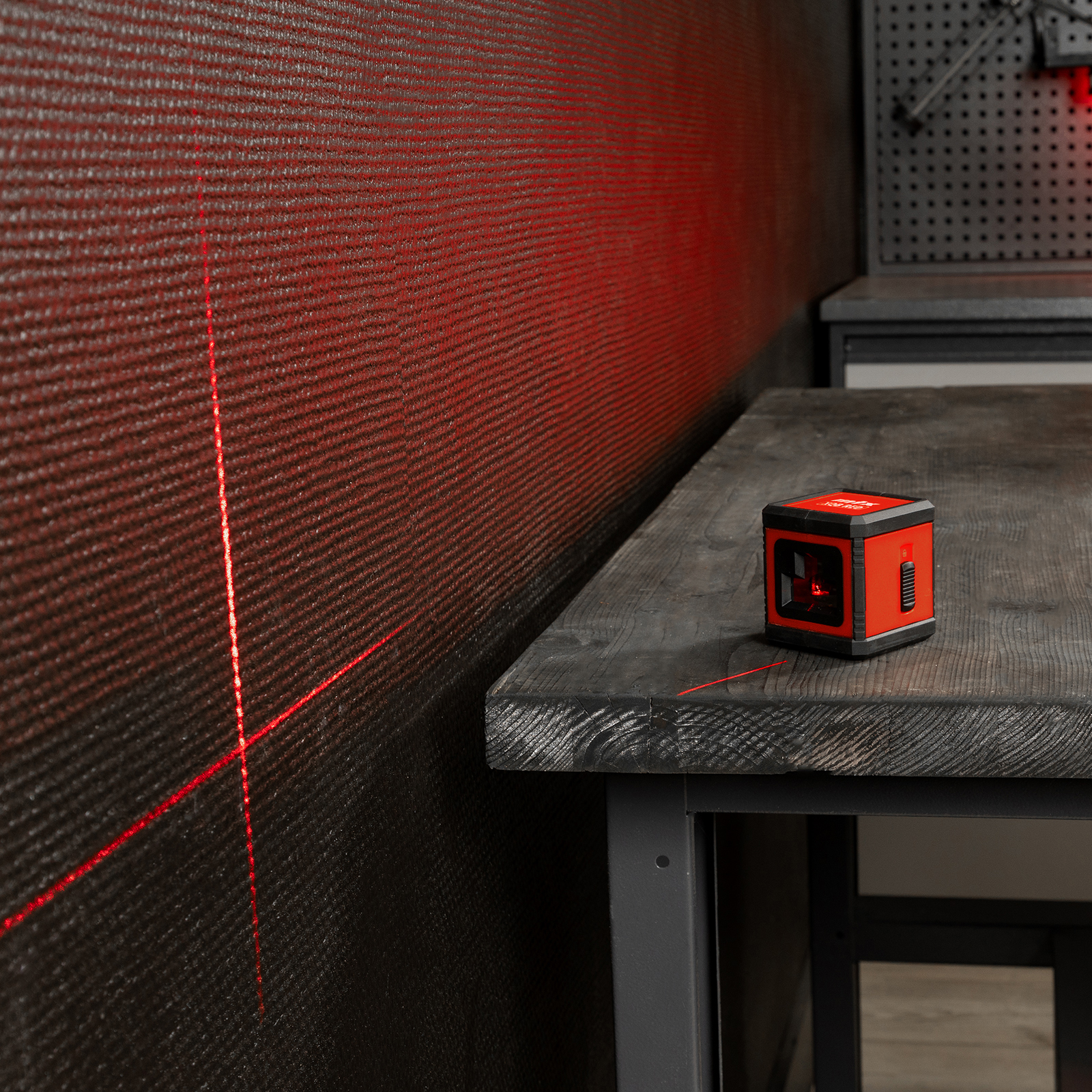 Лазерный уровень XQB RED Basic SET, 10 м, красный луч, батарейки, резьба 1/4" MTX