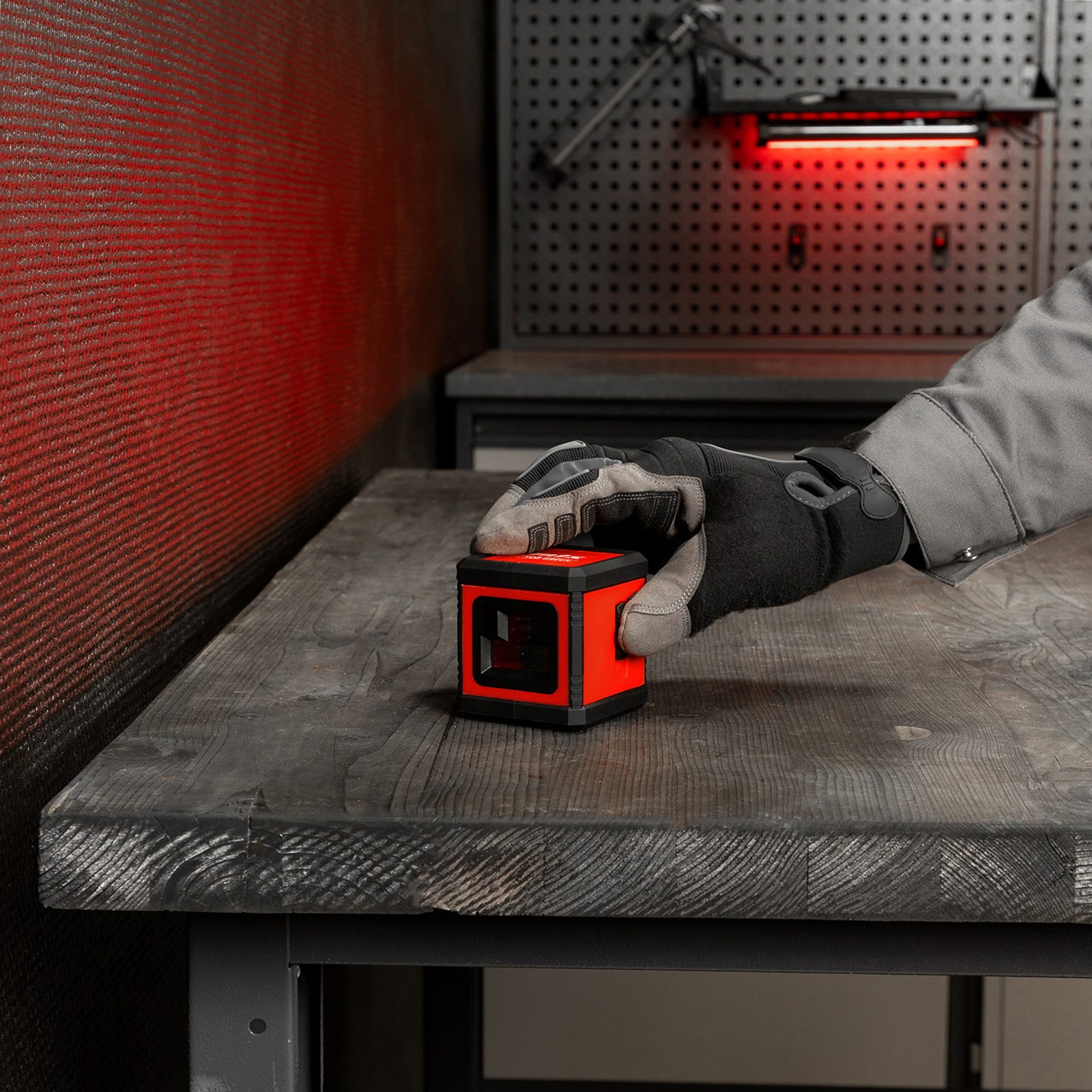 Лазерный уровень XQB GREEN Basic SET, 20 м, зеленый луч, батарейки, резьба 1/4" MTX