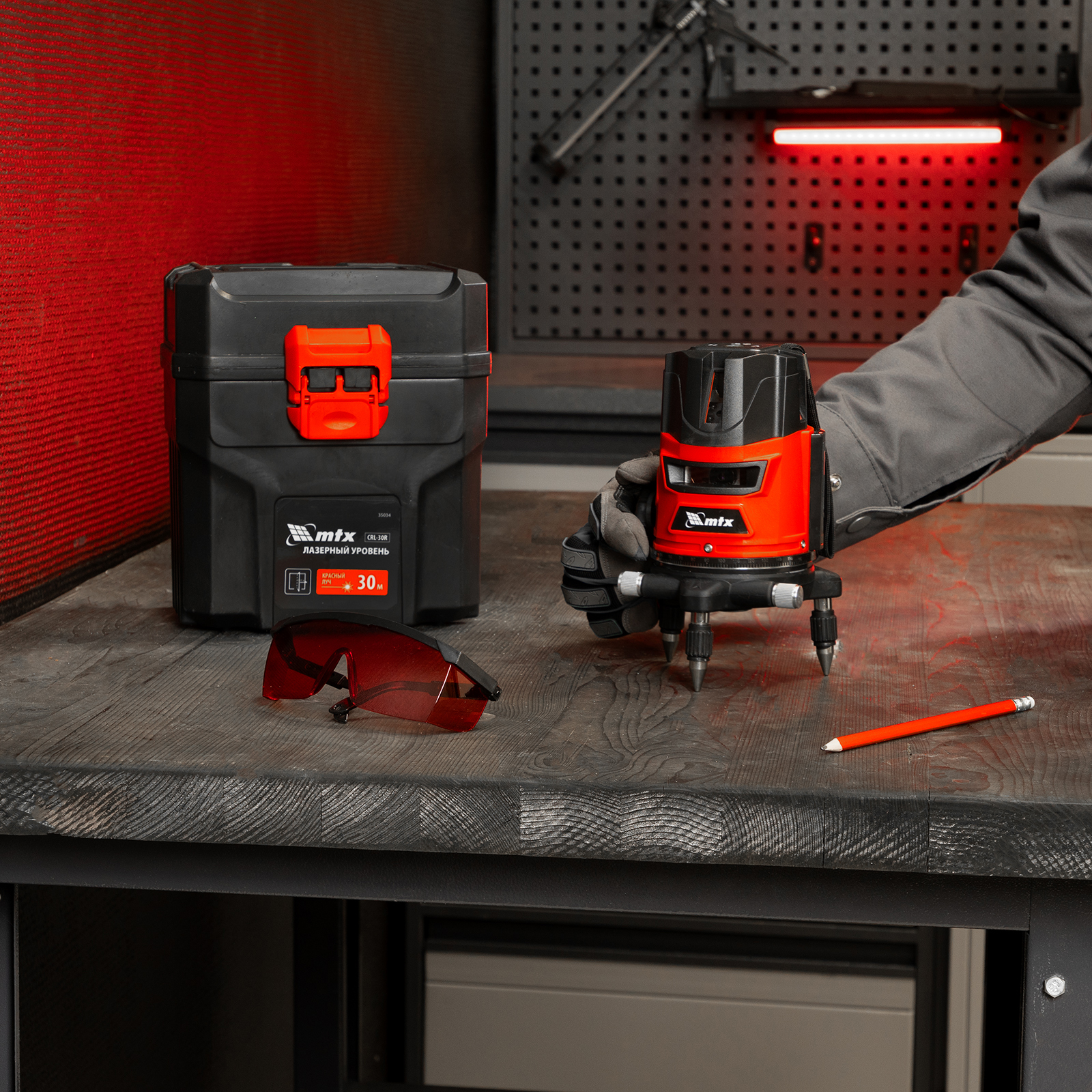 Лазерный уровень CRL-30R, 30 м, красный луч, батарейки, резьба 5/8" MTX
