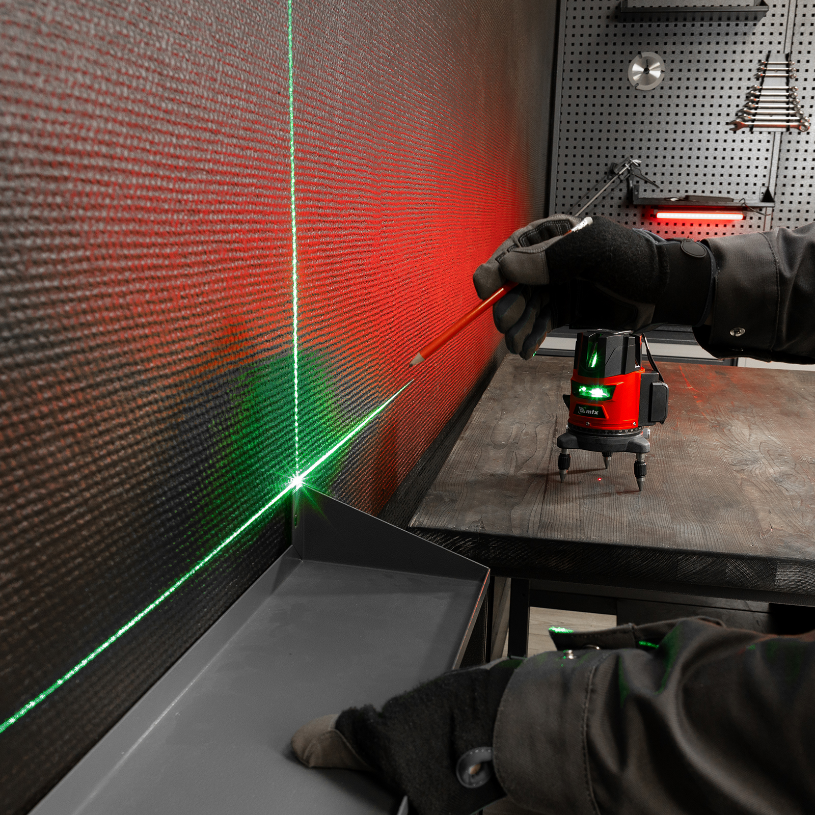 Лазерный уровень CRL-30G, 30 м, зеленый луч, акк. Li 2400 mah, резьба 5/8" MTX