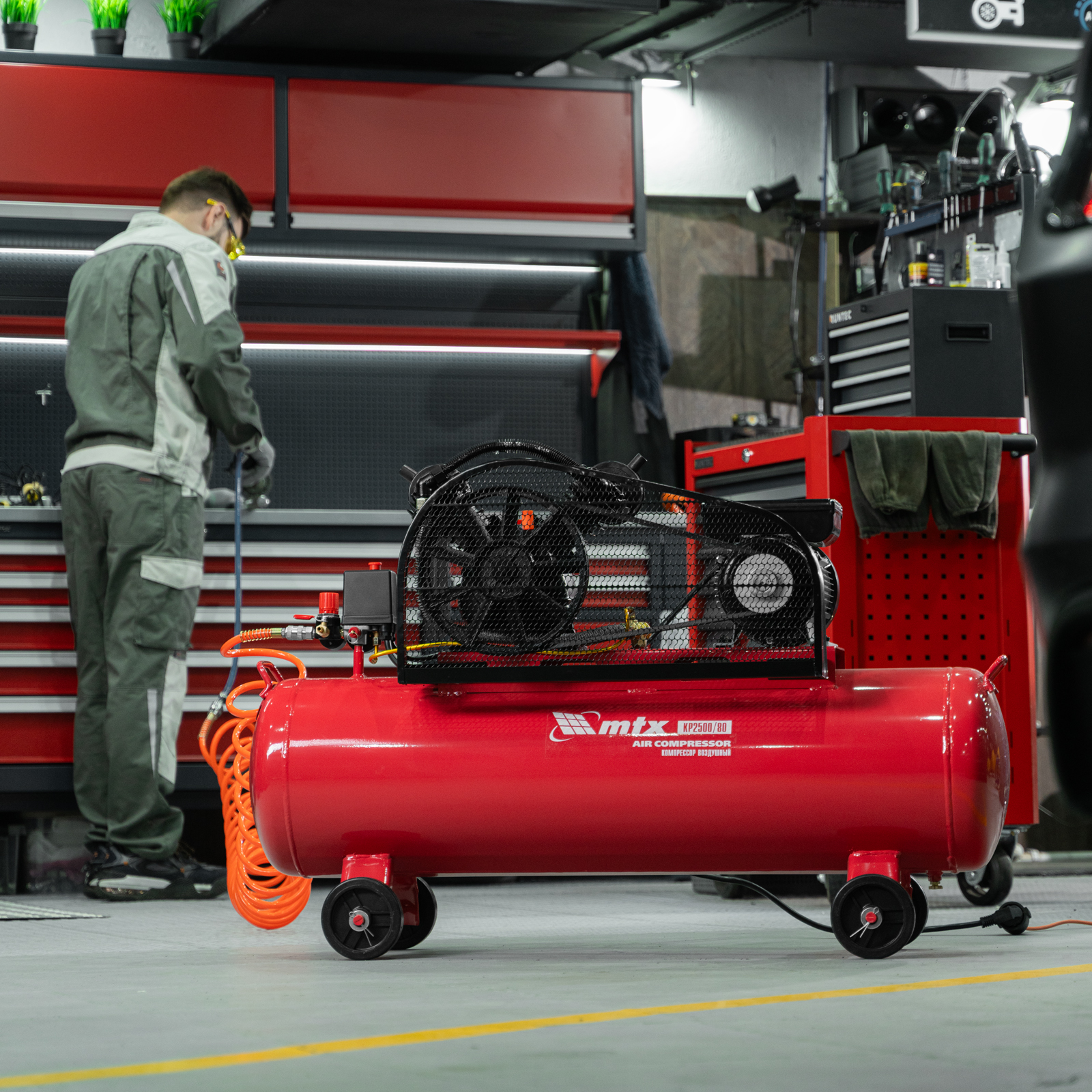 Компрессор воздушный ременный привод КР2500/80, 2,5 кВт, 80 литров, 420 л/мин МТХ