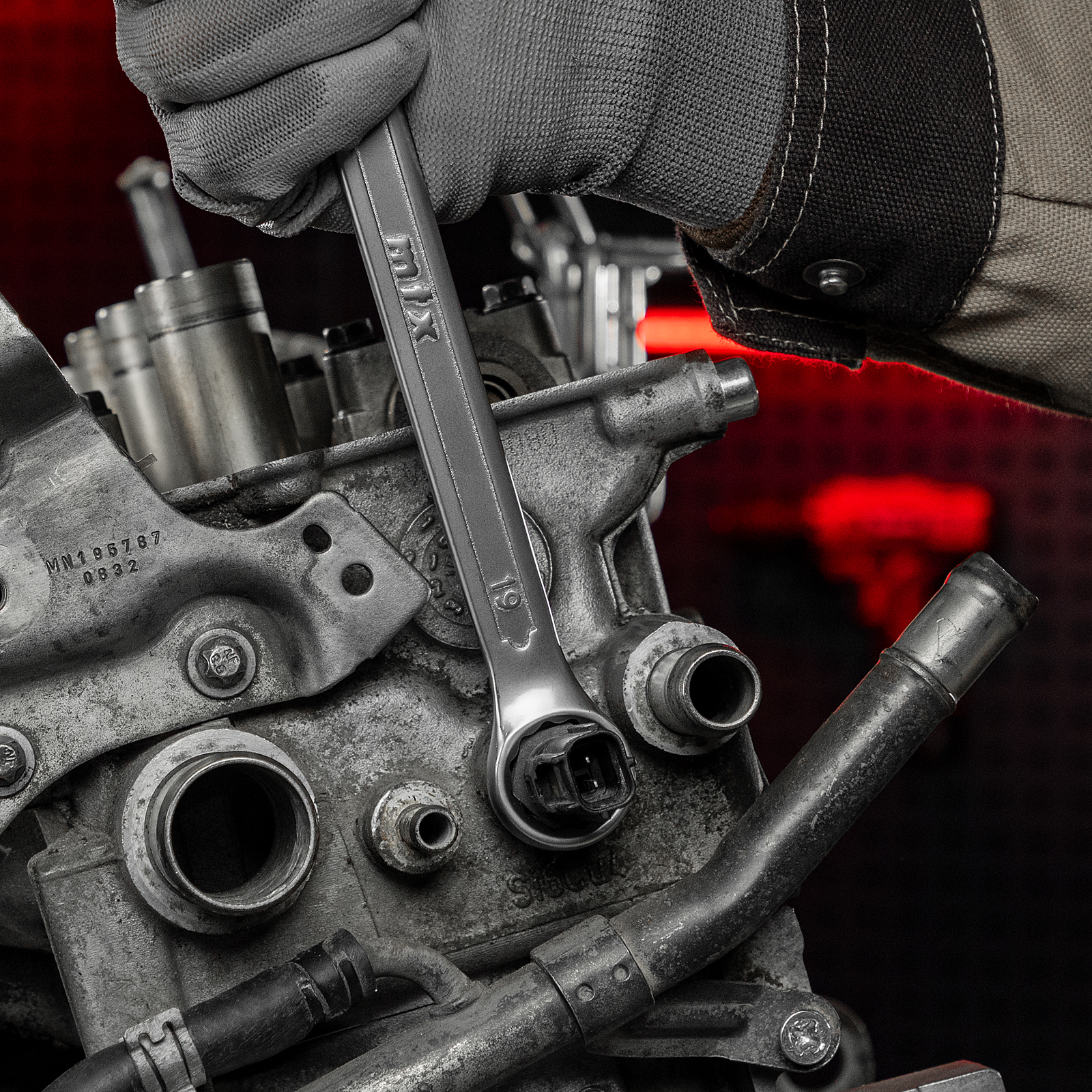 Набор инструментов, 1/2", 1/4", пластиковый кейс, 82 предмета MTX