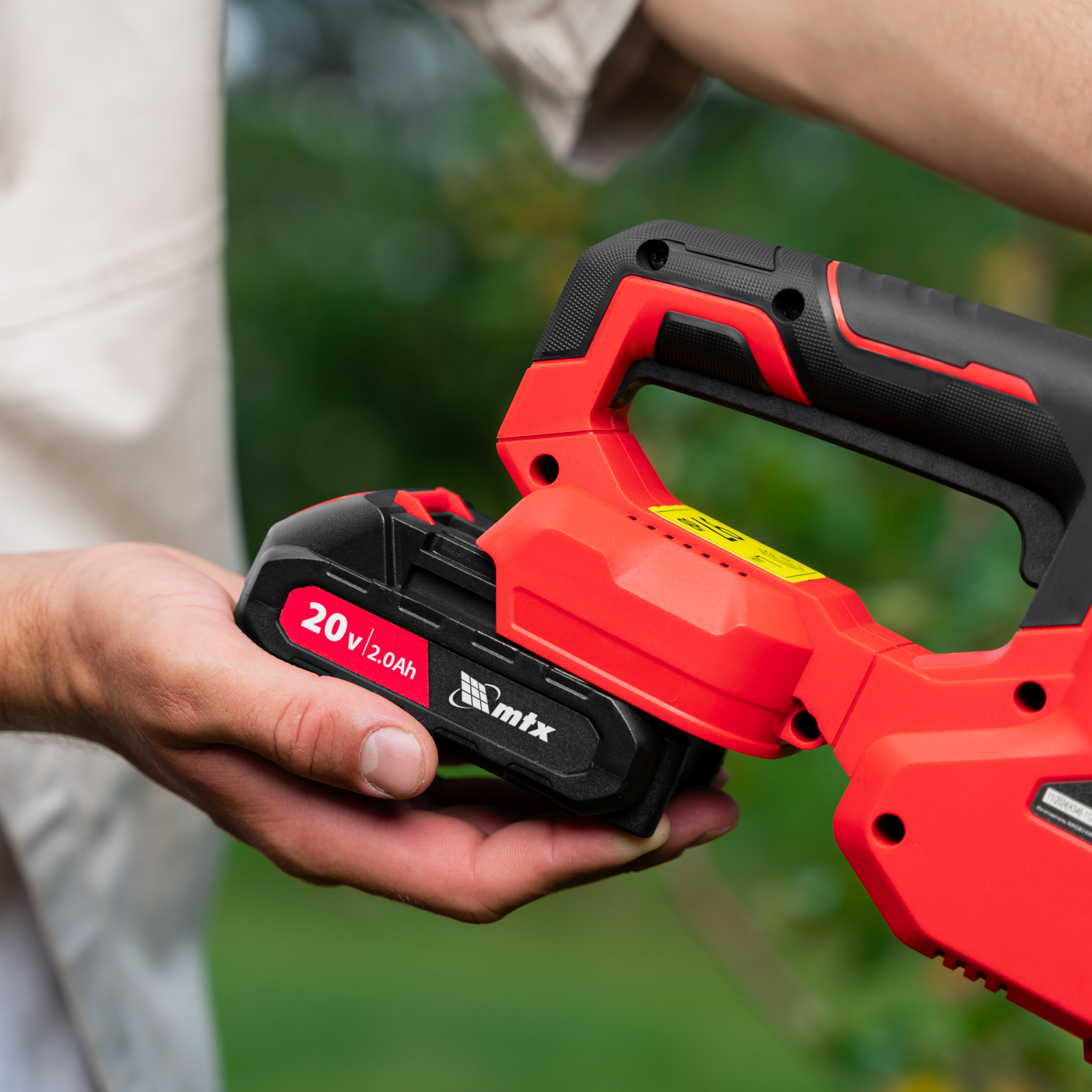 Кусторез аккумуляторный HT-510, нож 510 мм, Li-Ion, 20 В MTX