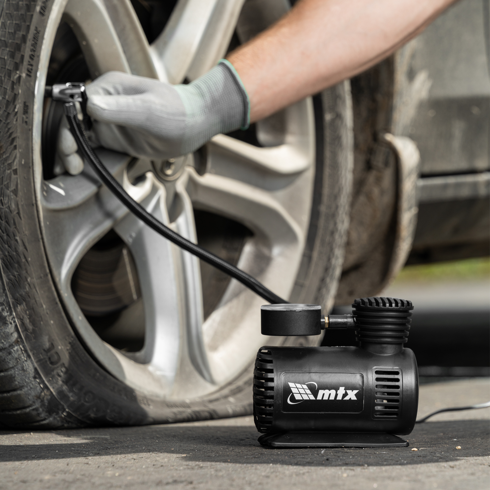 Компрессор автомобильный С-12, 12 В, 17 атм., 12 л/мин// MTX