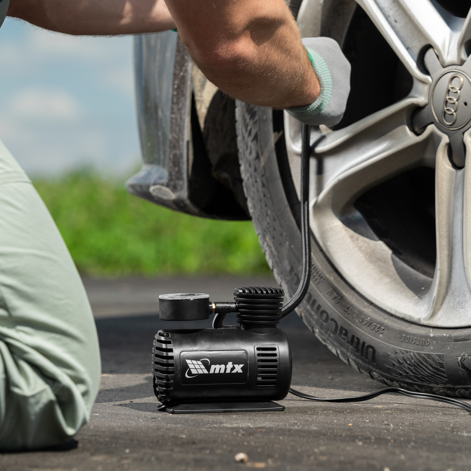 Компрессор автомобильный С-12, 12 В, 17 атм., 12 л/мин// MTX