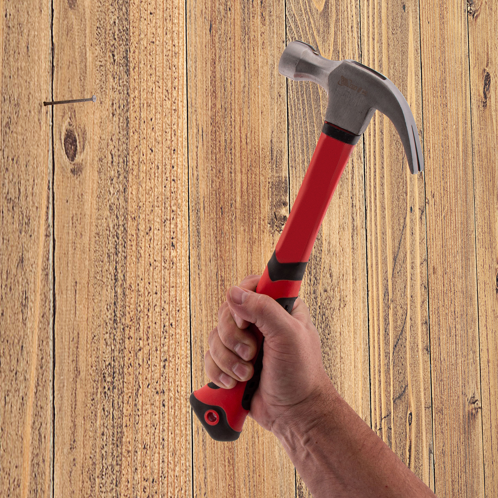 Молоток-гвоздодер, 450 г, боек c магнитом, фибергласовая обрезиненная рукоятка// MTX