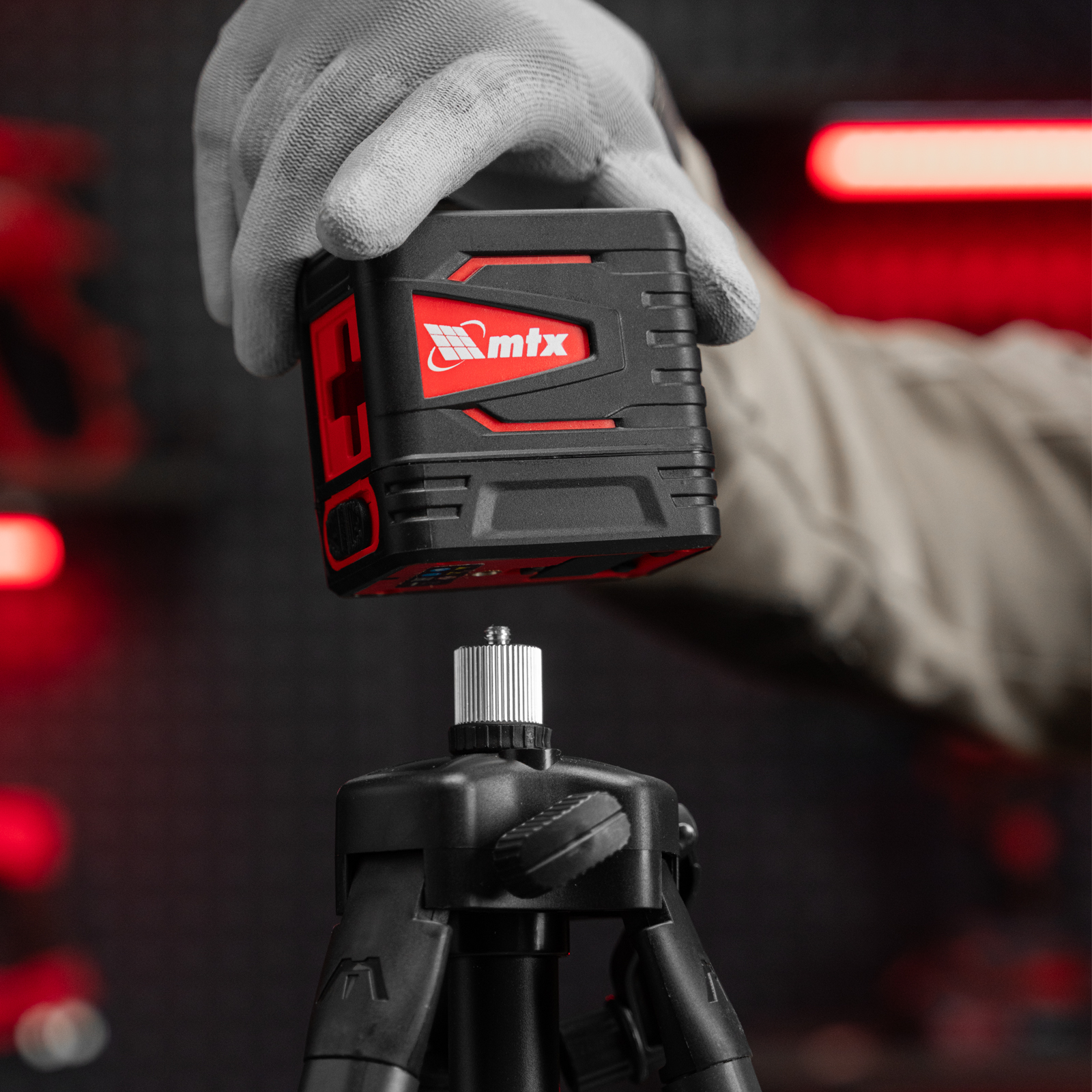 Лазерный уровень QBC RED Pro SET, 10 м, красный луч, батарейки, штатив MTX