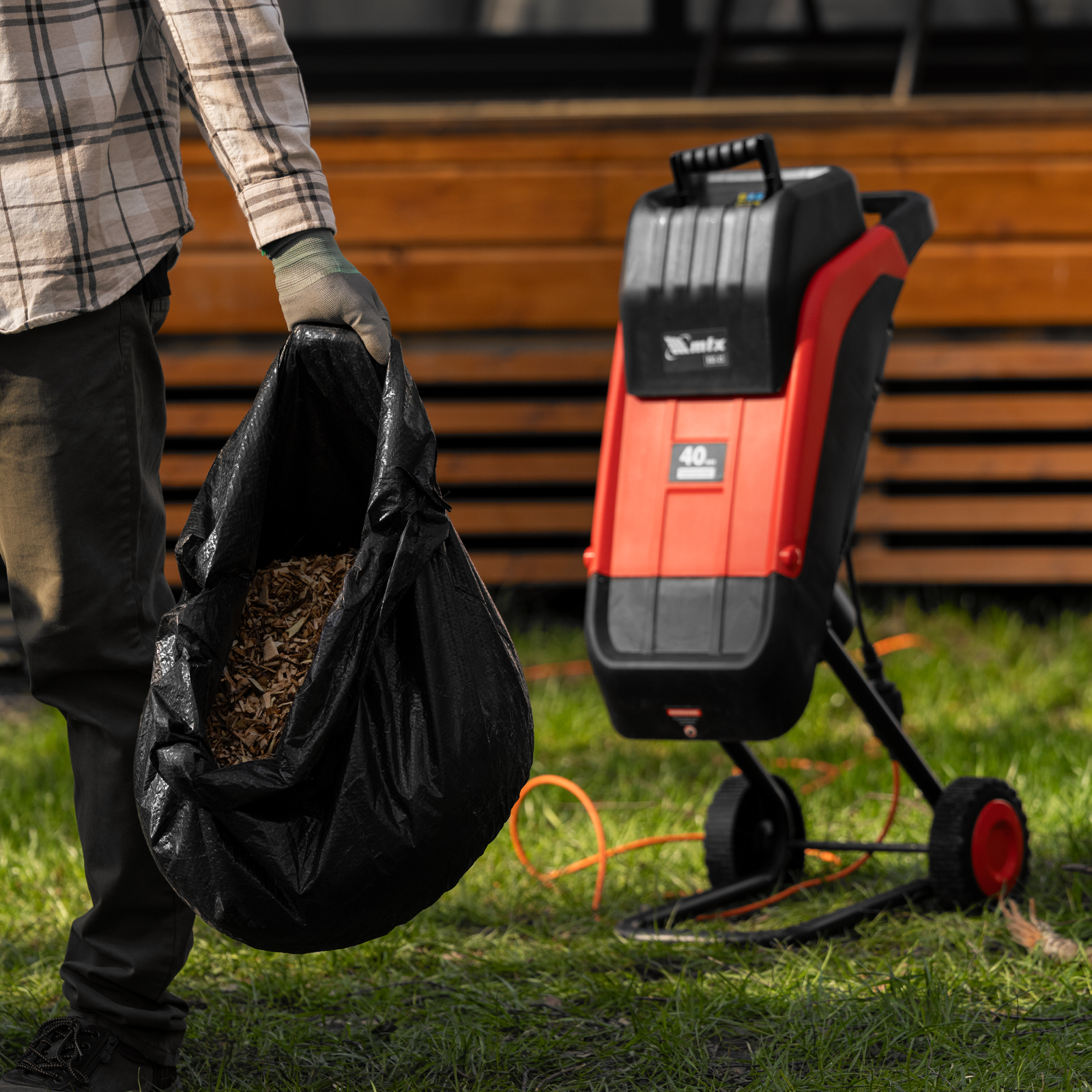 Измельчитель садовый электрический EGS-25, 2500 Вт, 40 мм MTX