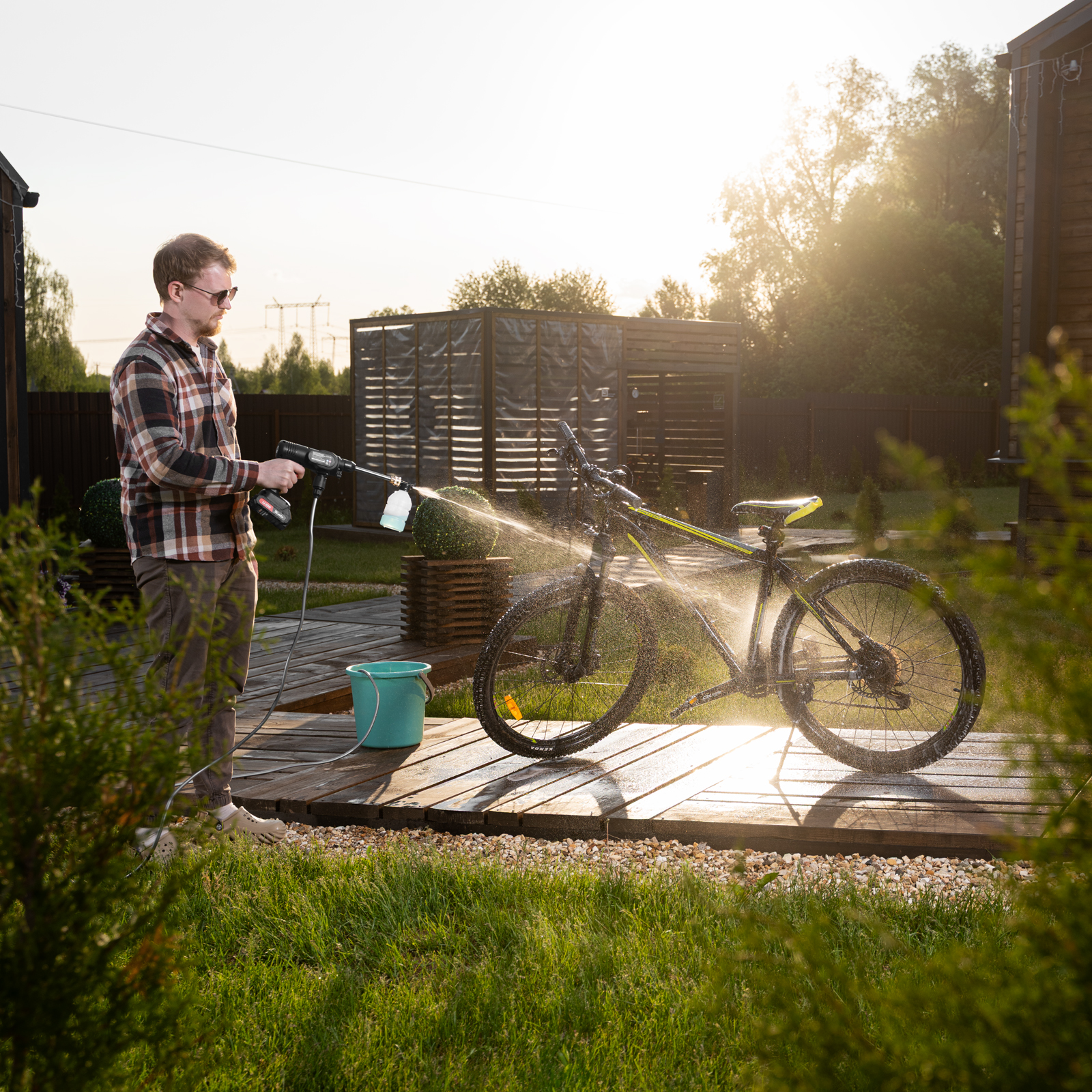Моечная машина высокого давления аккумуляторная А-21-02, 40 бар, 4 л/мин, Li-ion 21 В, 2 акк. MTX