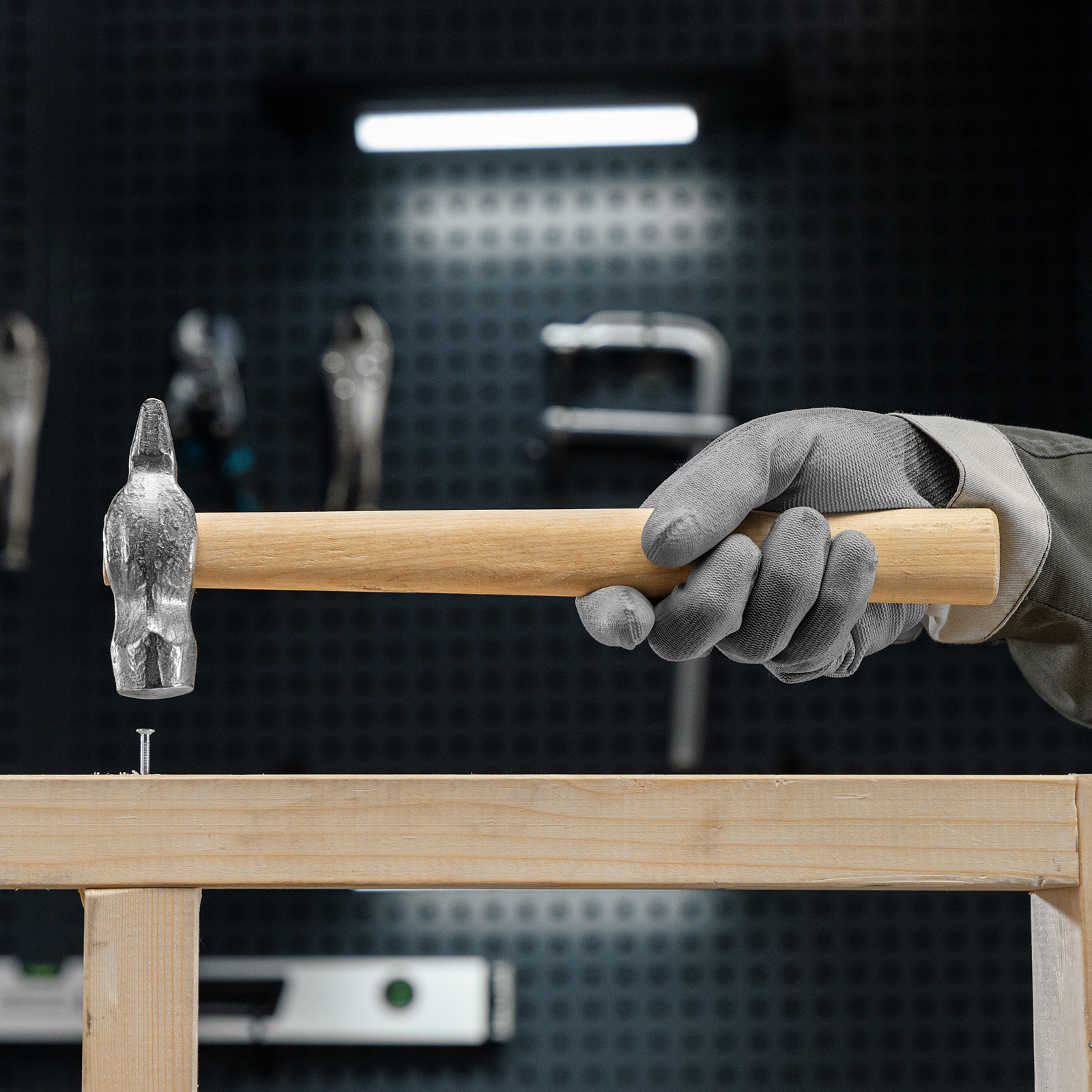 Молоток слесарный, 500 г, круглый боек, деревянная рукоятка