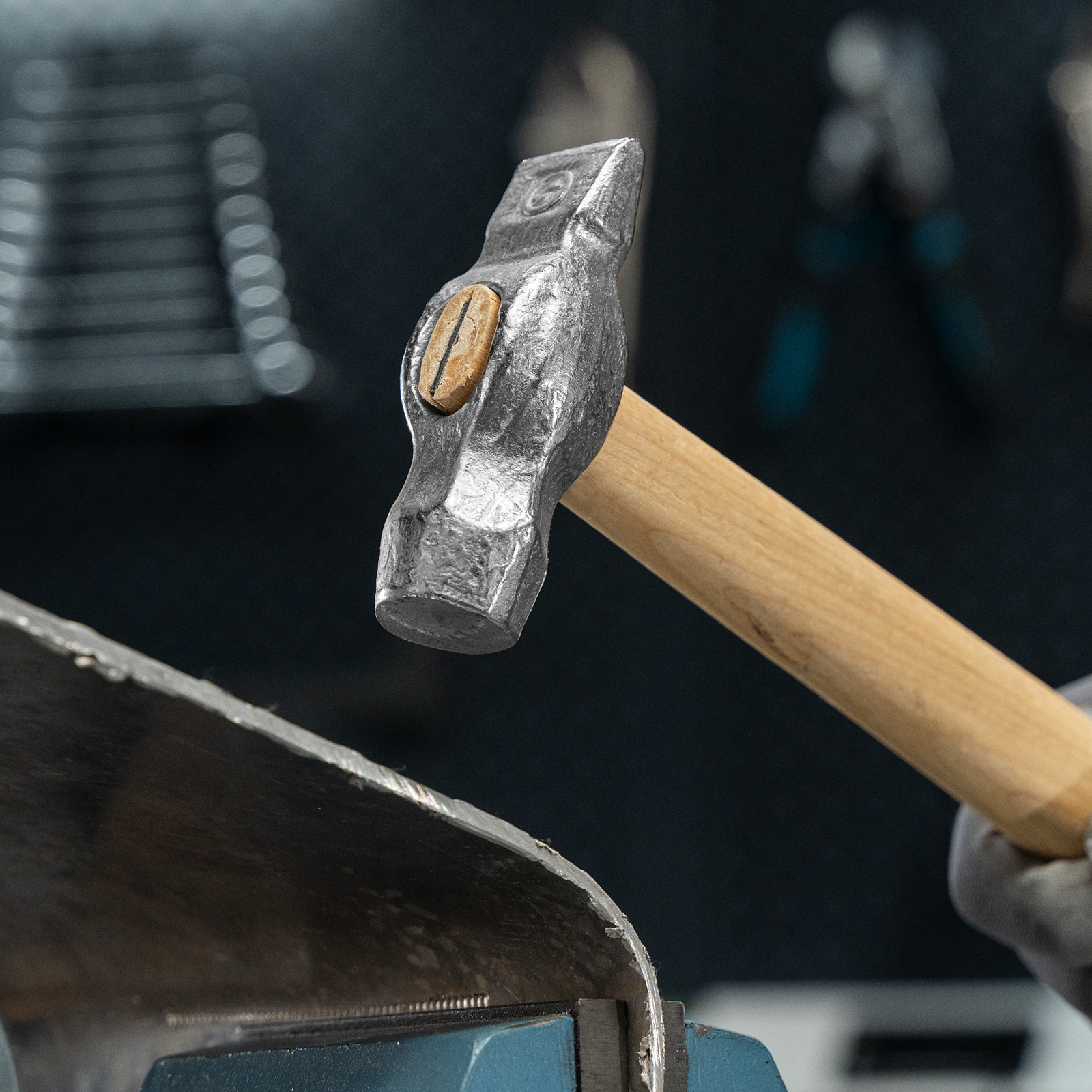 Молоток слесарный, 500 г, круглый боек, деревянная рукоятка