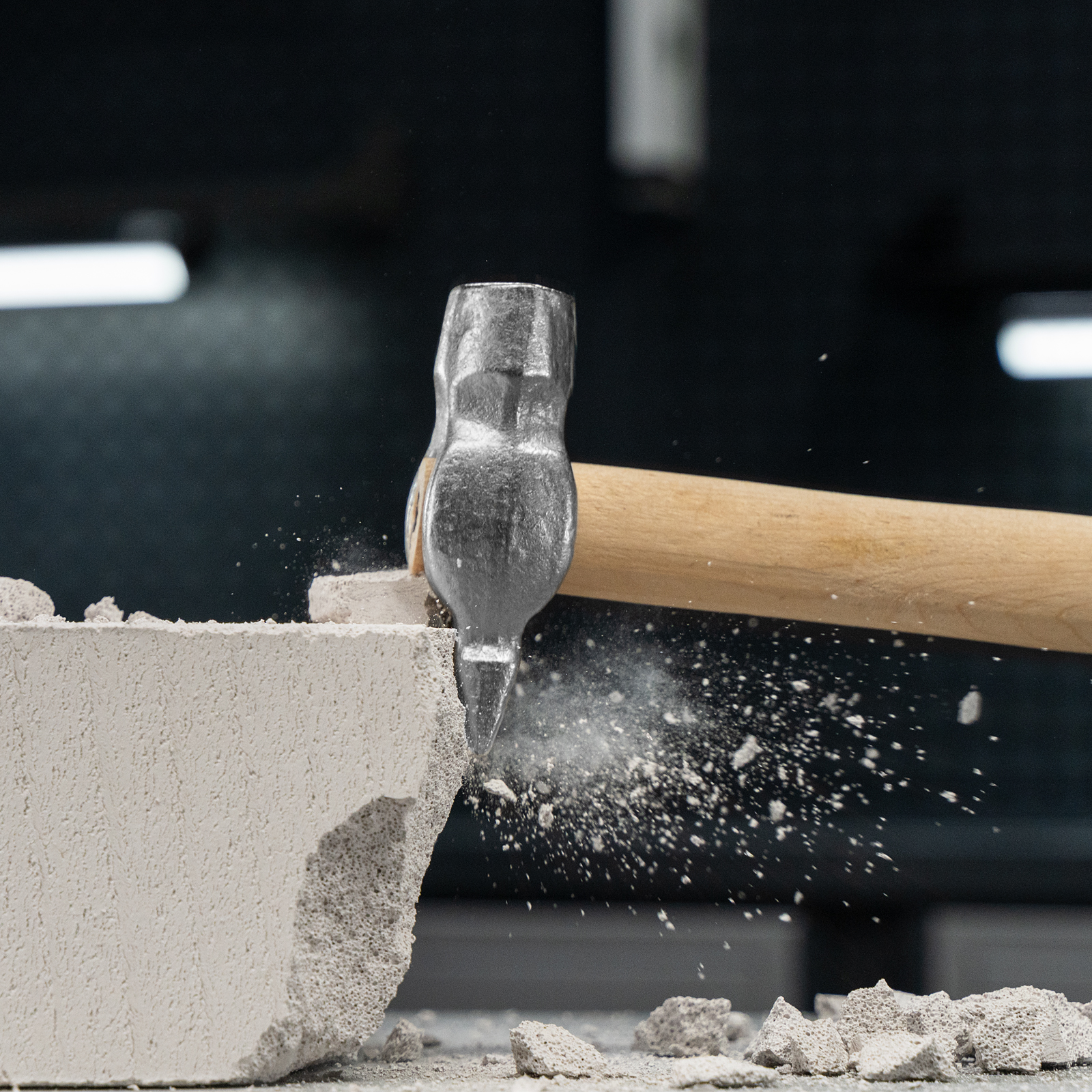 Молоток слесарный, 600 г, круглый боек, деревянная рукоятка