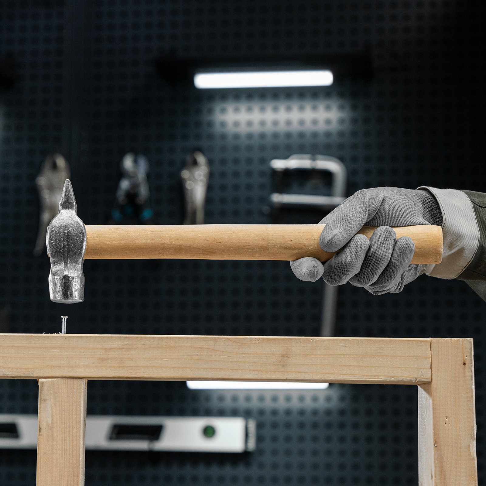 Молоток слесарный, 600 г, круглый боек, деревянная рукоятка