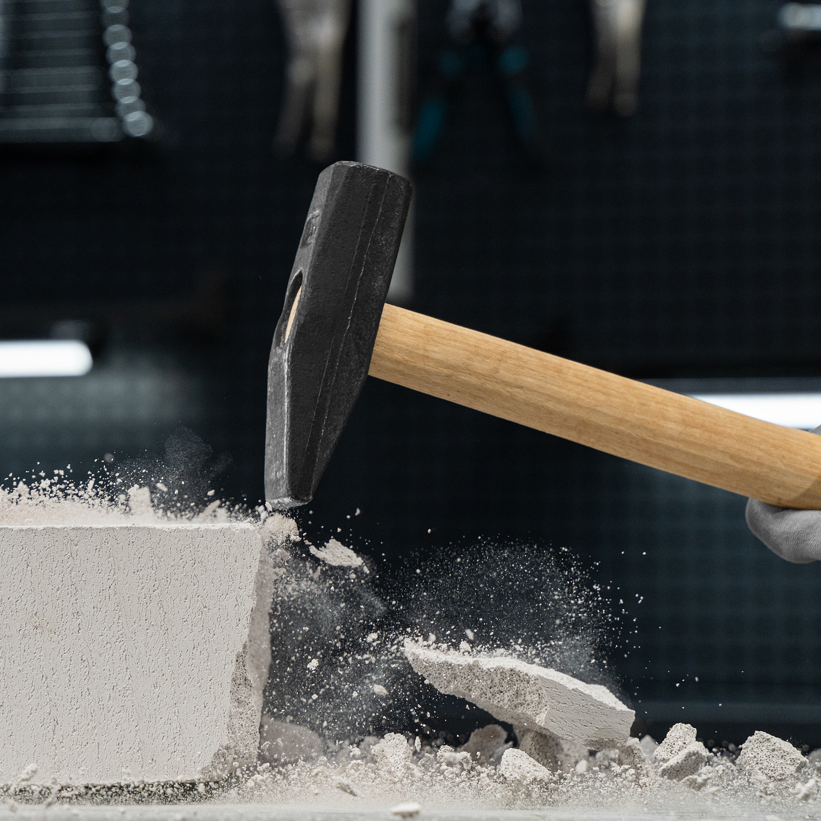 Молоток слесарный, 1000 г, квадратный боек, деревянная рукоятка