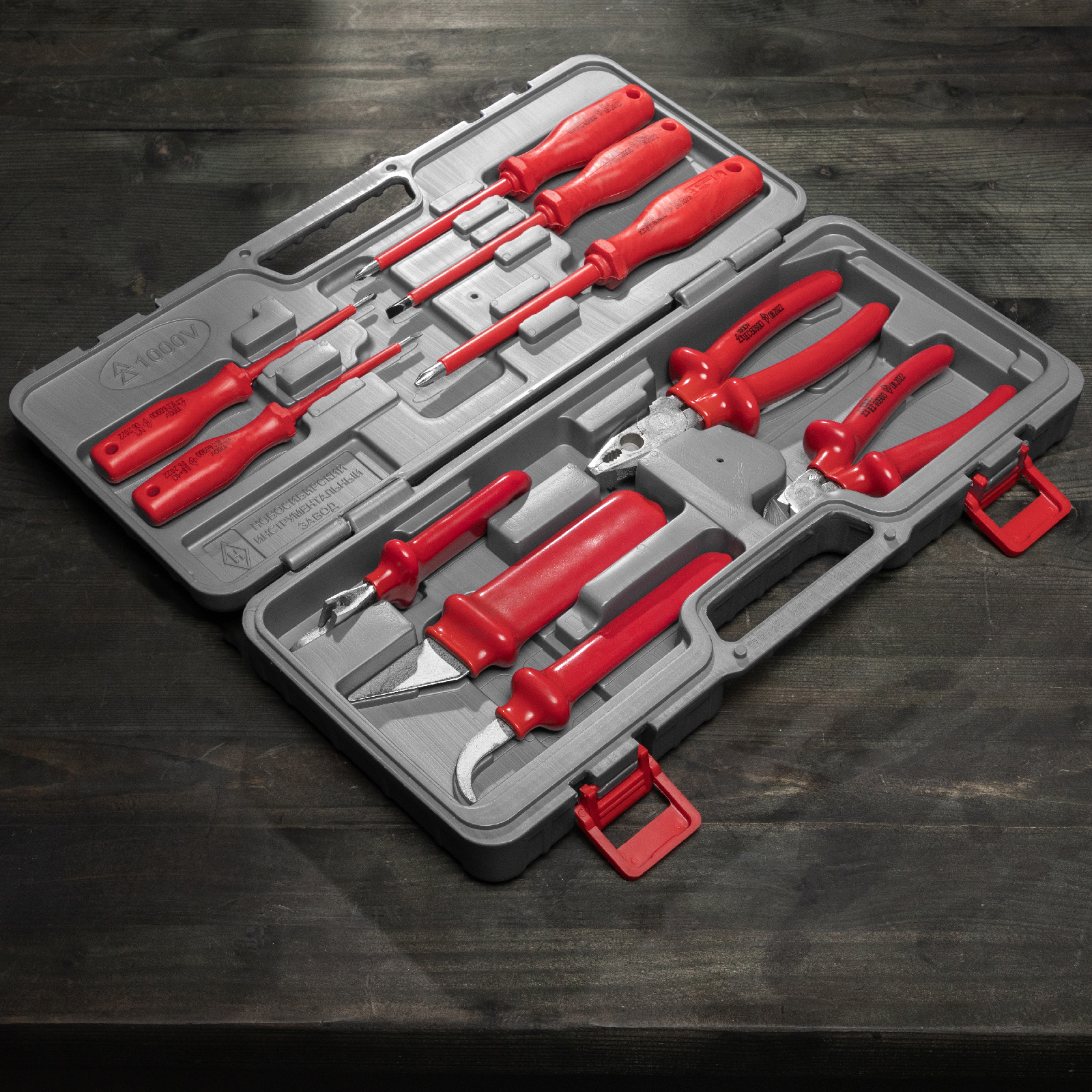 Набор "Электомонтажник-3", пластиковый бокс (НИЗ)