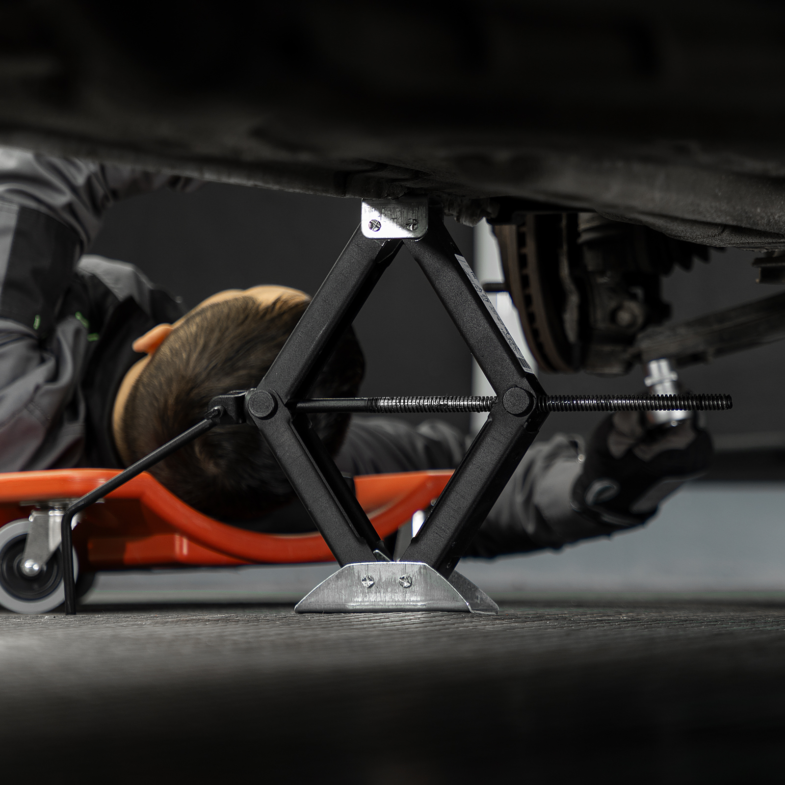 Домкрат ромбический винтовой универсальный ТУ 5.16-469-0213-04, 1.2 т, 75-345 мм Россия