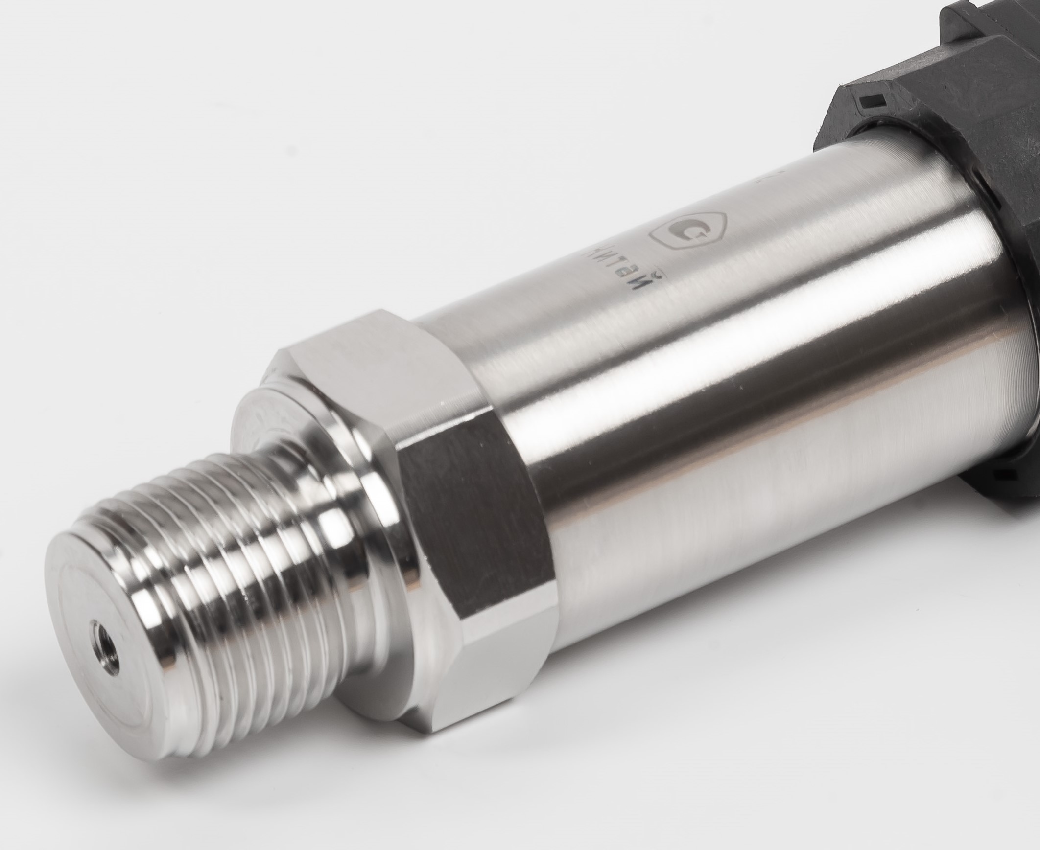 Корпус преобразователя из нержавеющей стали.