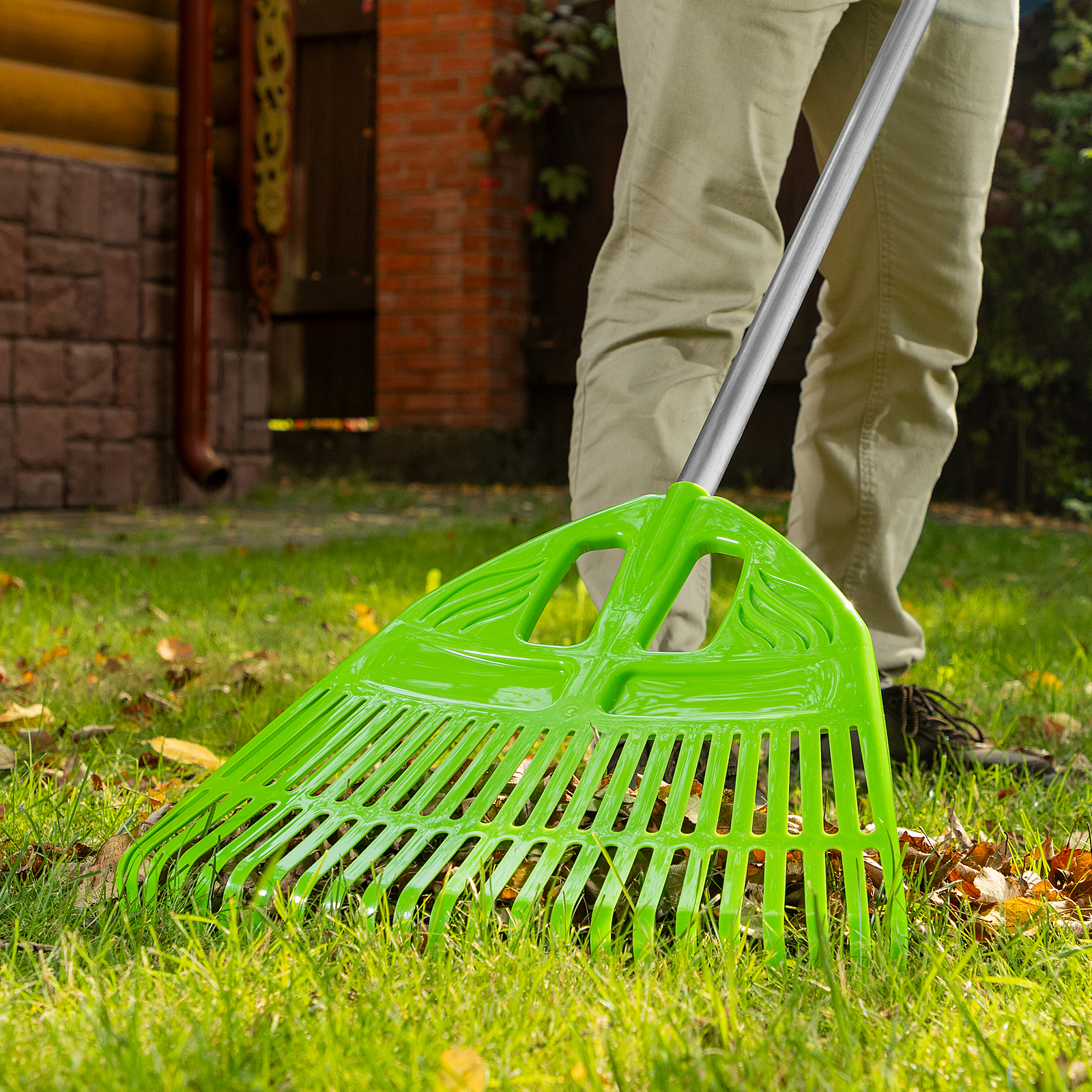 Грабли веерные пластиковые, 495 х 1680 мм, 23 плоских зуба, алюминиевый черенок, Palisad