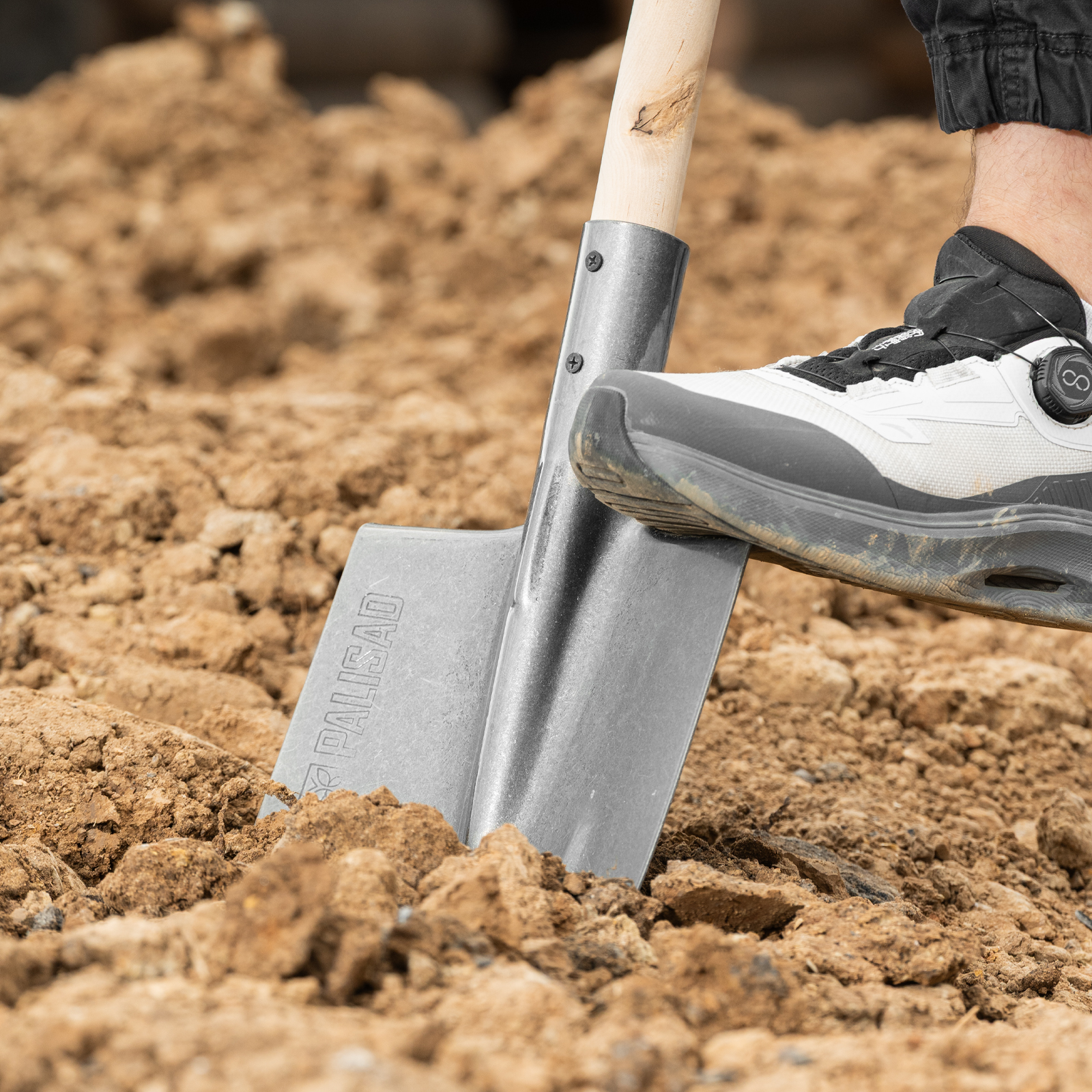 Лопата штыковая, 205х290, ребра жесткости, рессорная сталь, 0,9 кг, без черенка, LUXE// Palisad