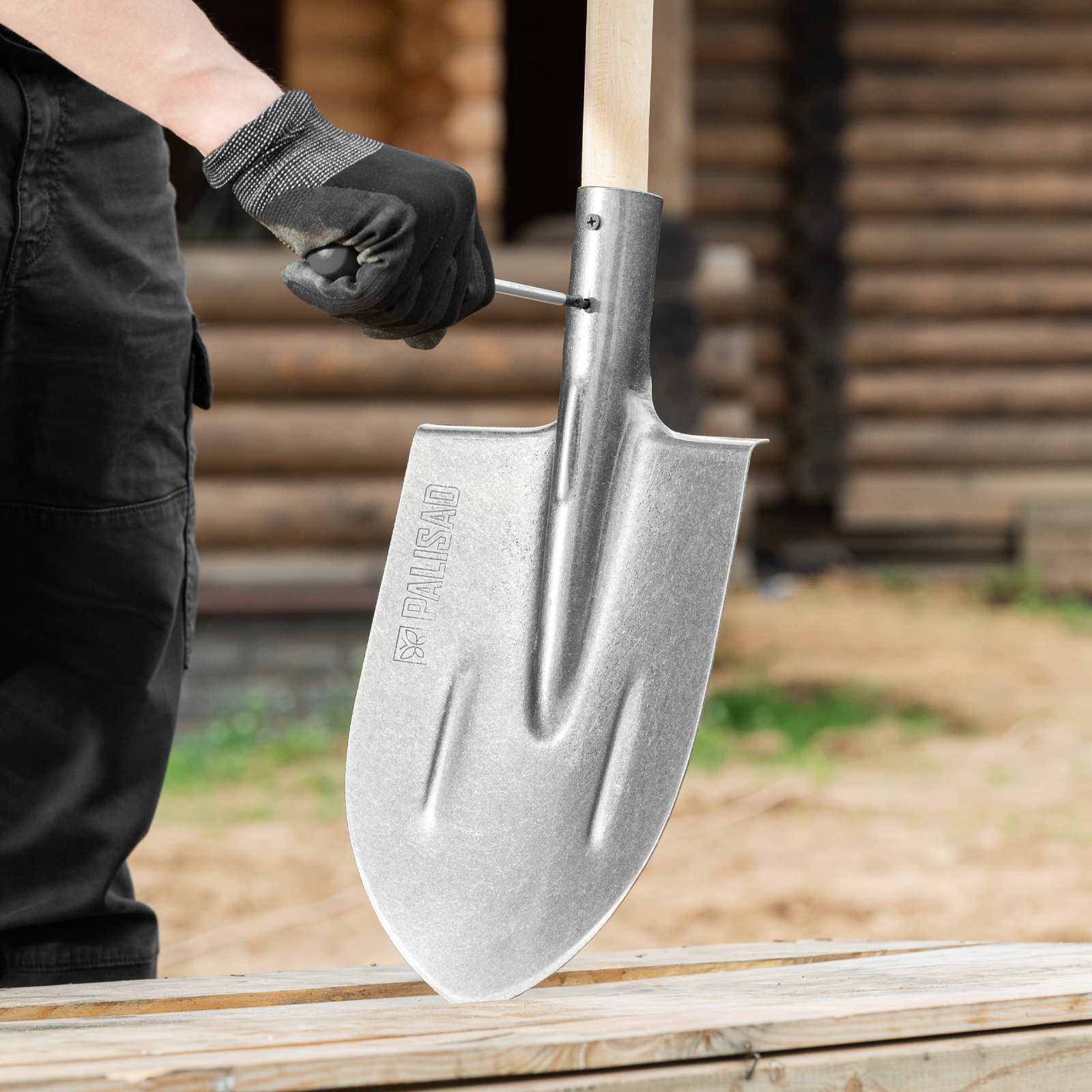 Лопата штыковая, 205х290, ребра жесткости, рессорная сталь, 0,9 кг, без черенка, LUXE// Palisad