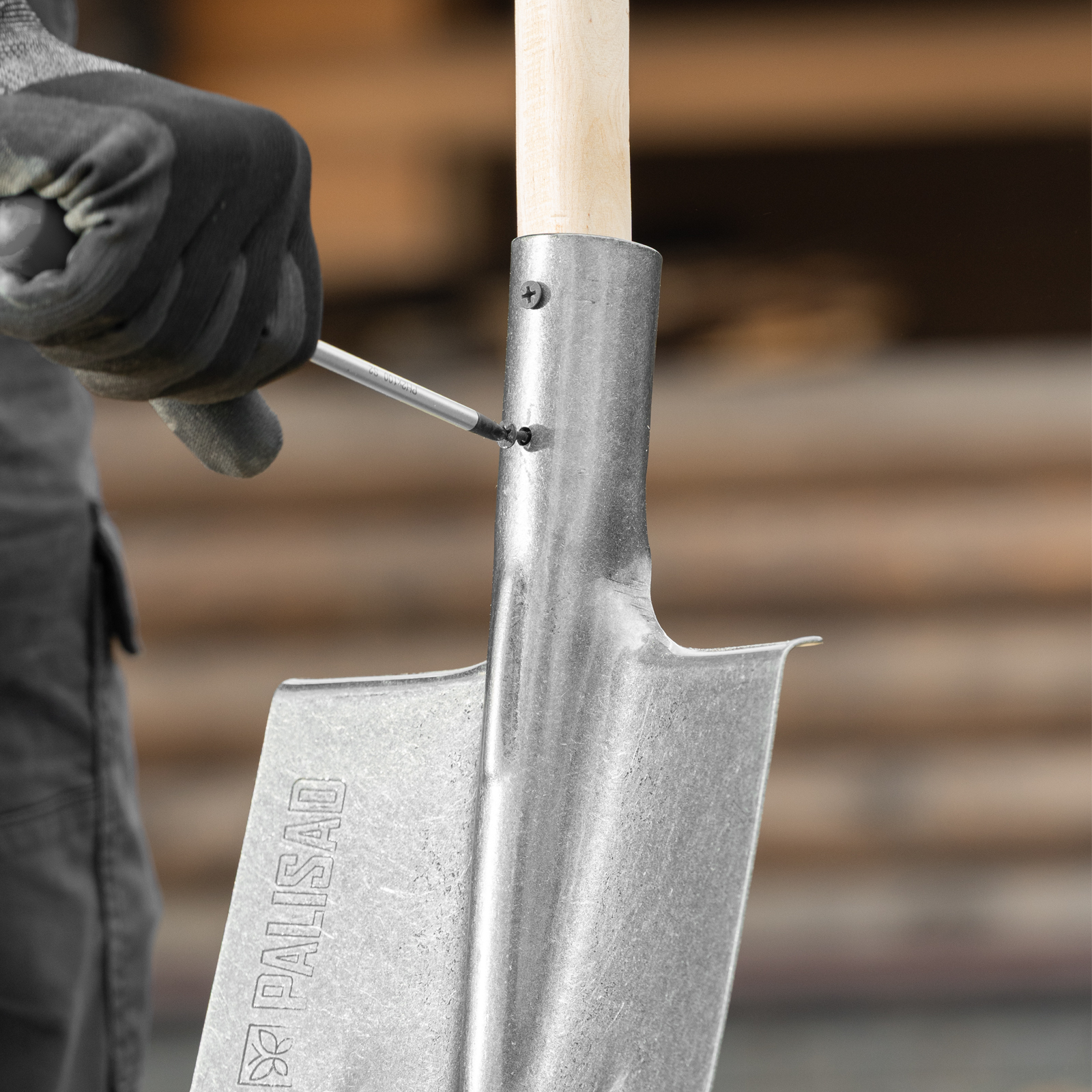 Лопата штыковая, 205х290, ребра жесткости, рессорная сталь, 0,9 кг, без черенка, LUXE// Palisad