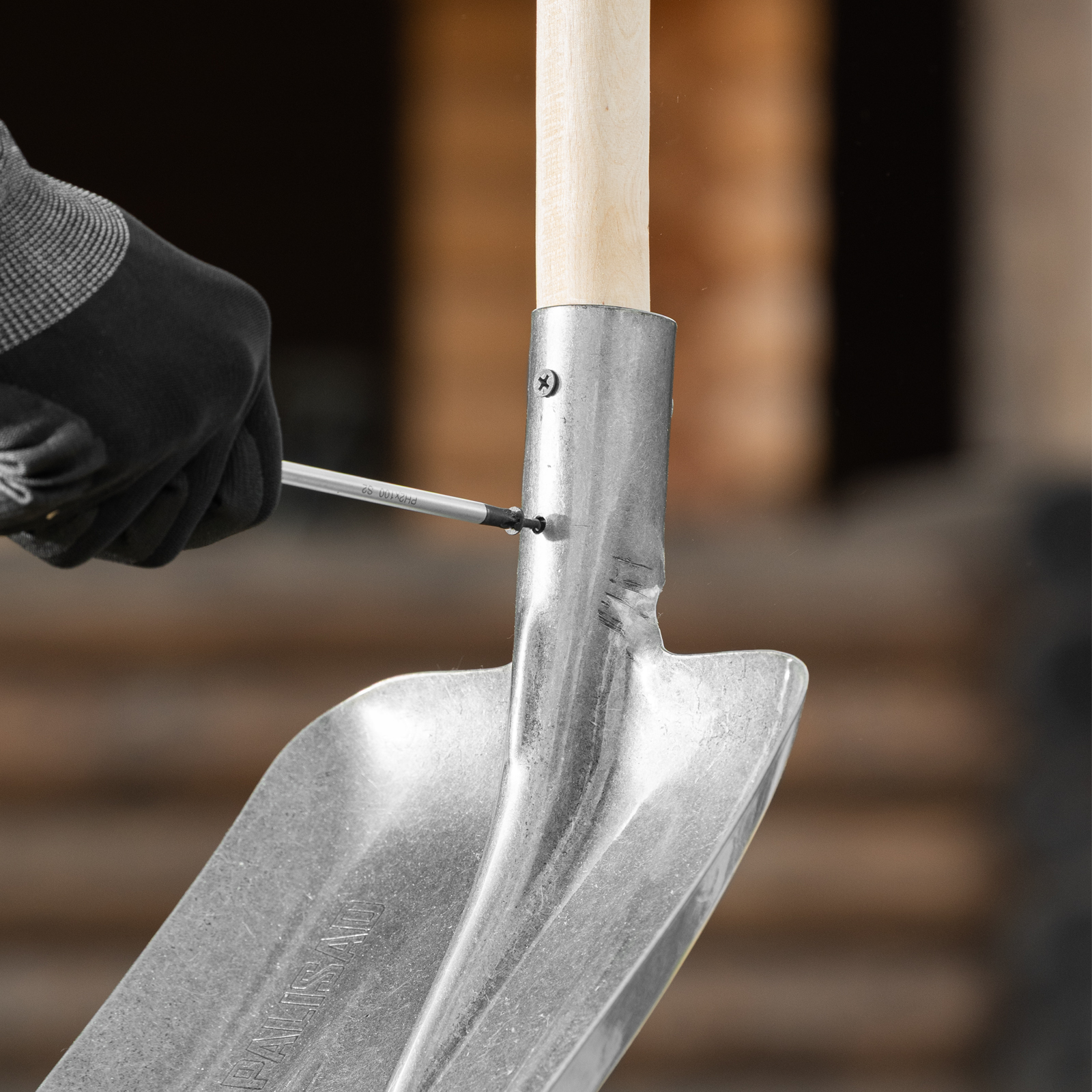 Лопата совковая, 230х275, ребра жесткости, рессорная сталь, 0,9 кг, без черенка, LUXE// Palisad