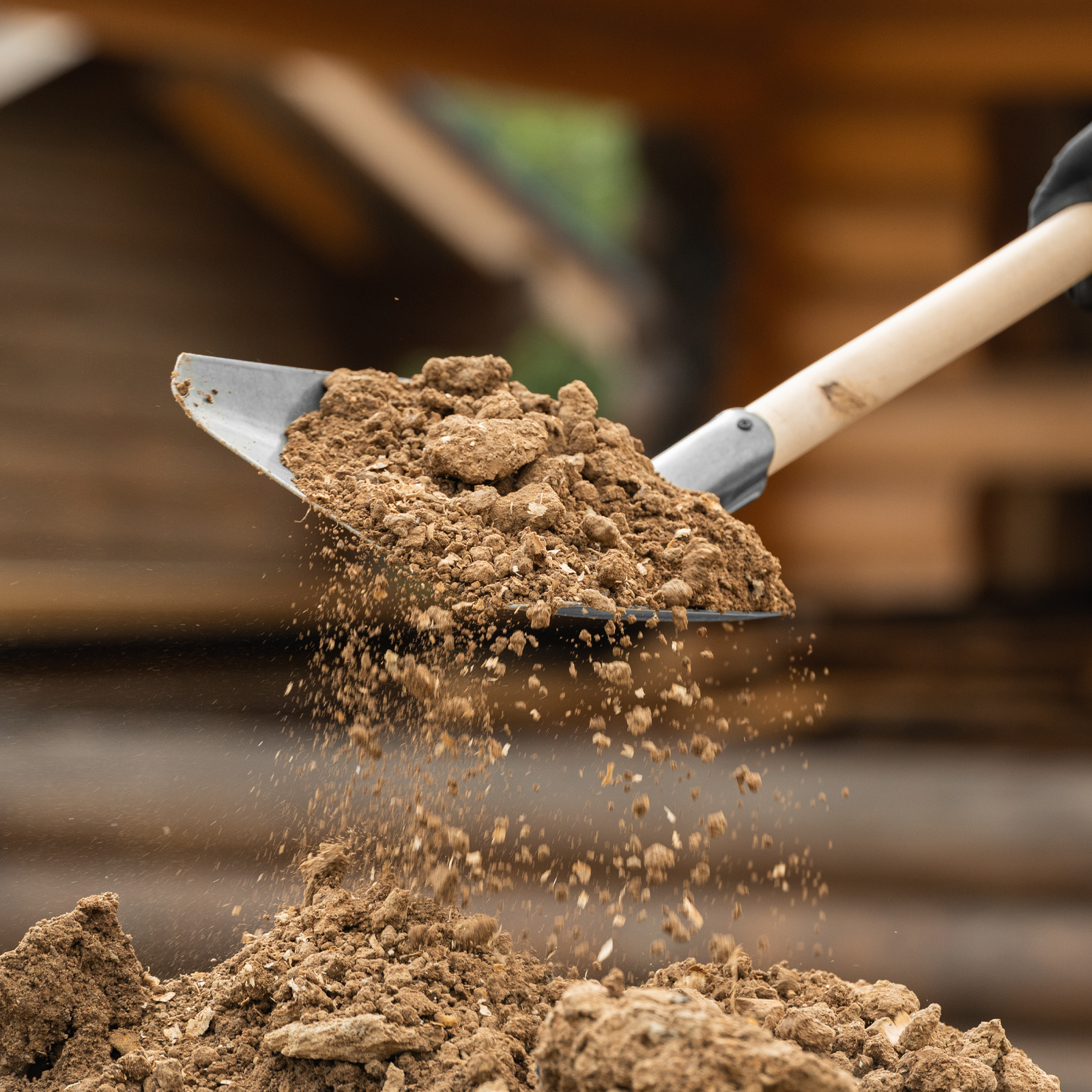 Лопата совковая, 235х285, ребра жесткости, рессорная сталь, 0,9 кг, без черенка, LUXE// Palisad