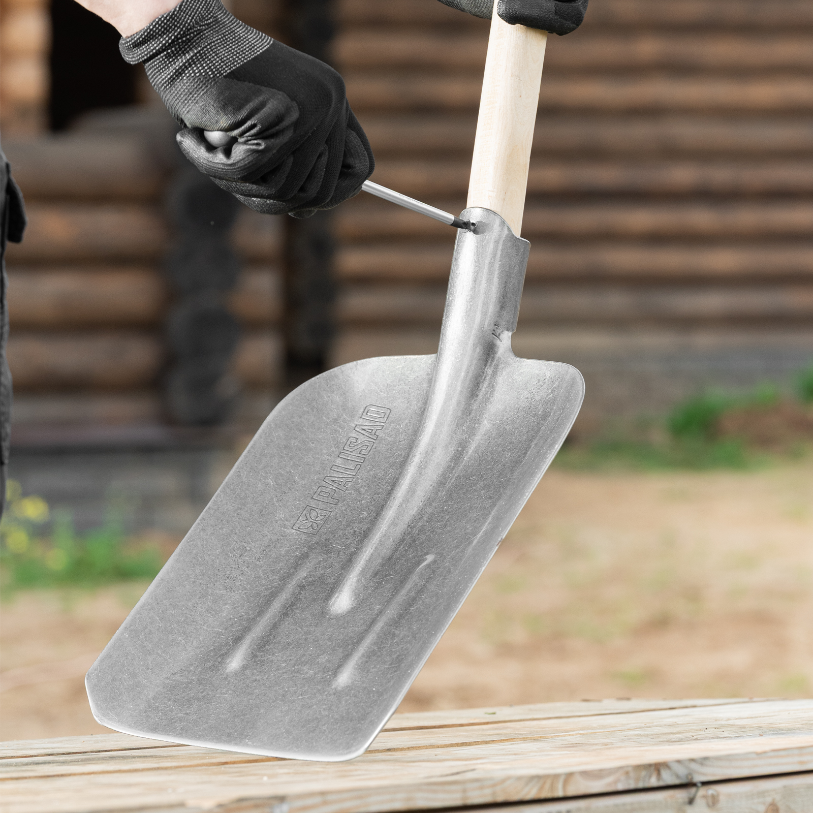 Лопата совковая, 235х285, ребра жесткости, рессорная сталь, 0,9 кг, без черенка, LUXE// Palisad