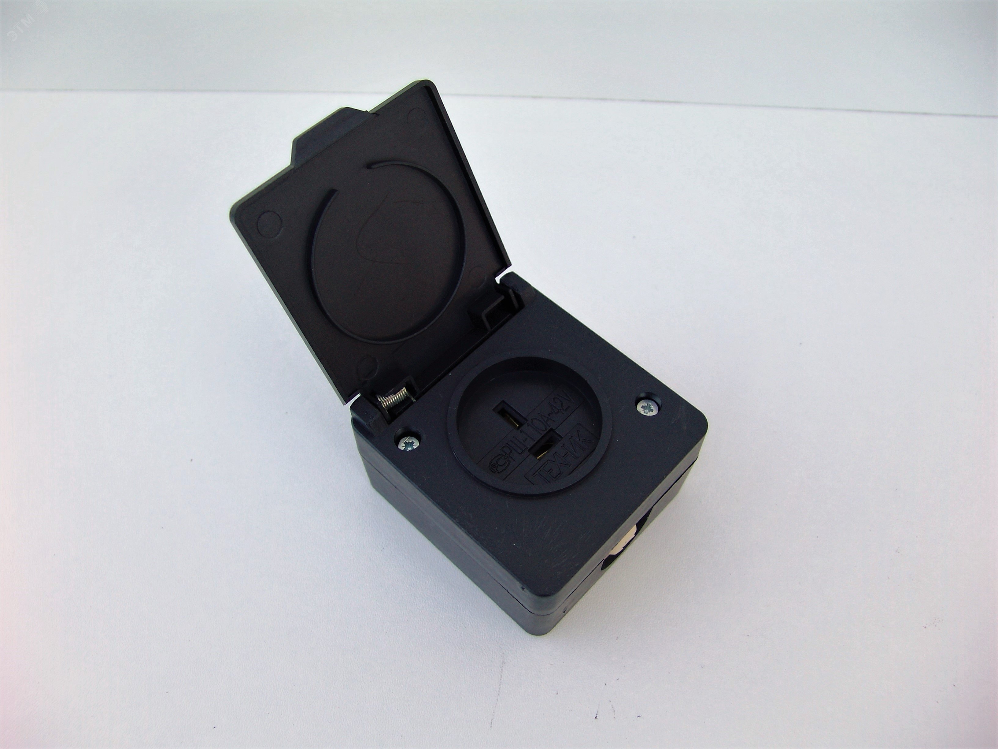 Розетка РШ 42В 10А брызгозащищенная наружная IP43