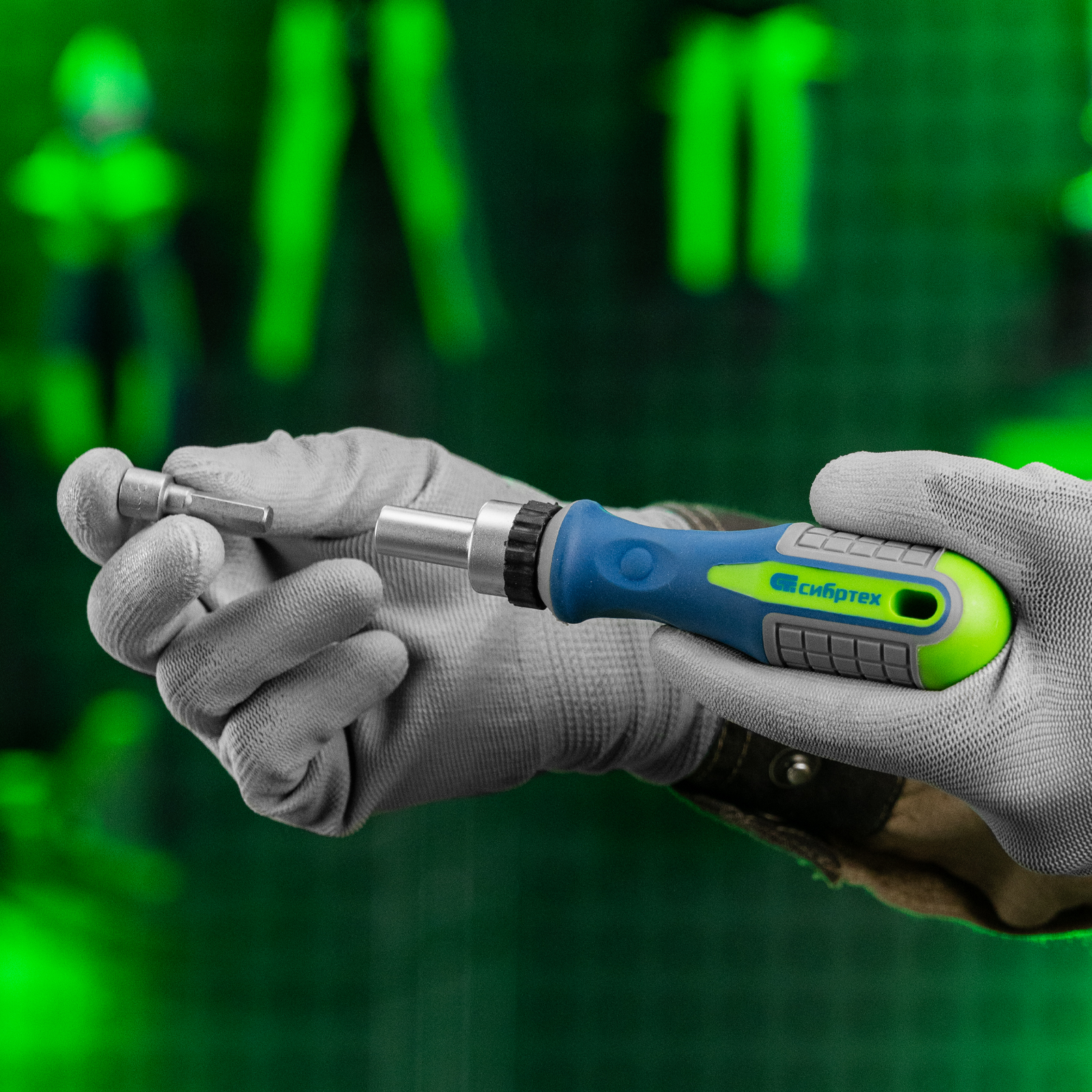 Отвертка реверсивная с набором бит и торцевых головок, 25 шт, CrV, чехол Сибртех