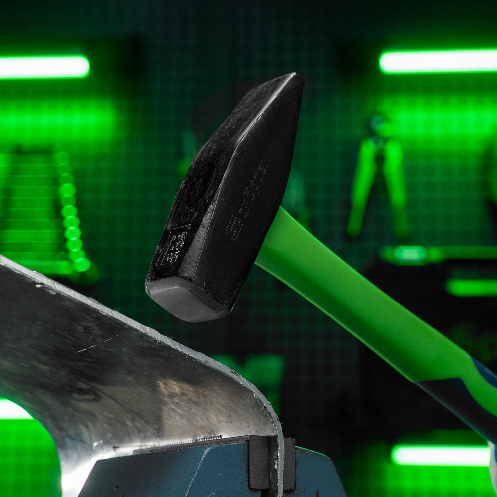 Молоток слесарный, 1000 г, фибергласовая обрезиненная рукоятка Сибртех