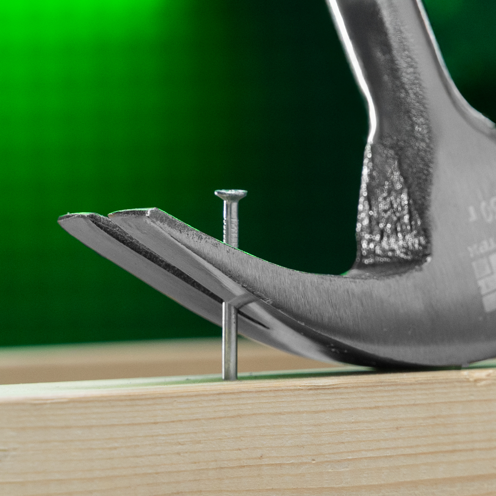 Молоток-гвоздодер, металлическая трубчатая обрезиненная рукоятка, вес 450 г, боек 27 мм Сибртех