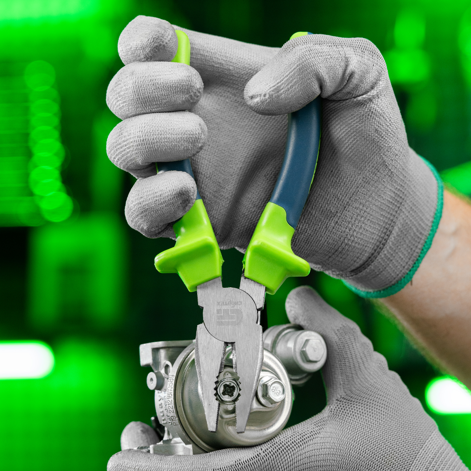 Плоскогубцы комбинированные, 180 мм, двухкомпонентные рукоятки Сибртех